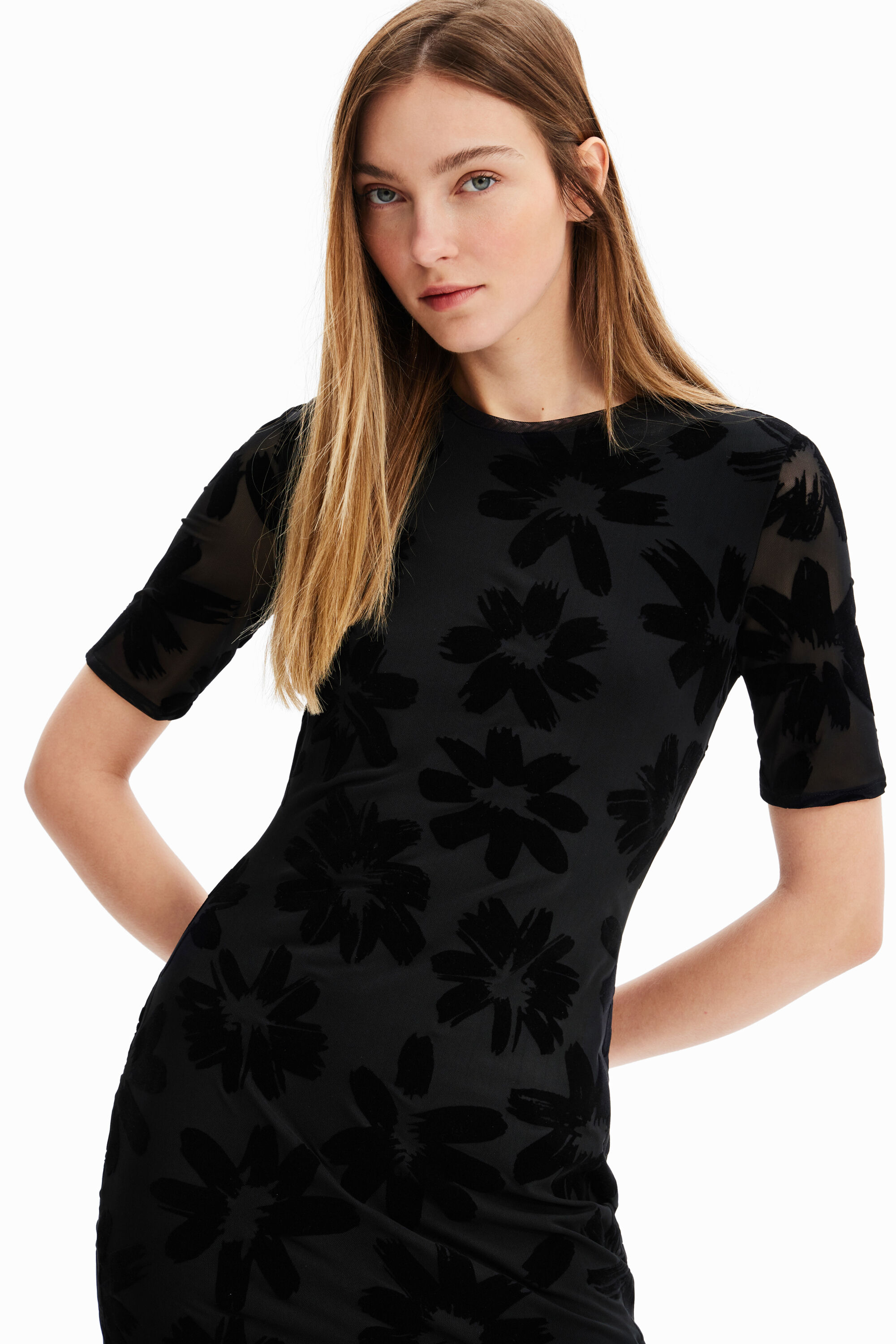 Robe courte ajustée fleurs
