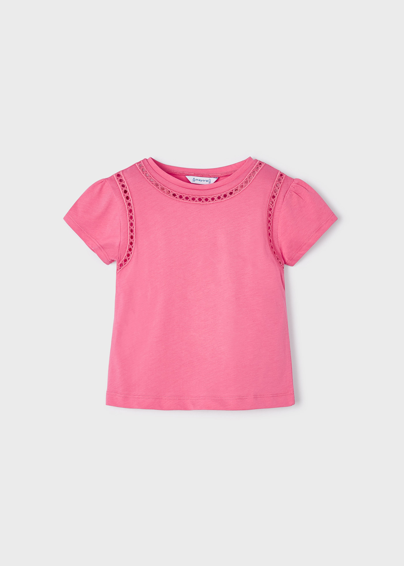 Camiseta de manga curta para meninas, feita de algodão sustentável.