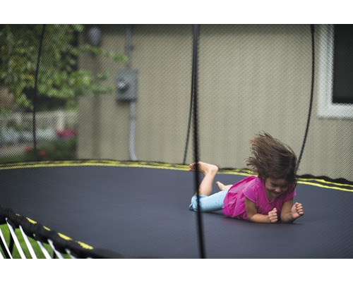Springfree O92 Grote ovale trampoline met veiligheidsnet, 240x400 cm, zwart