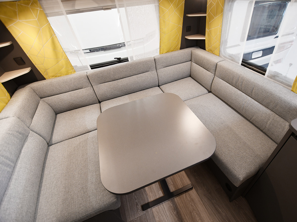 Fendt Apero 495 SFB 2024 caravan