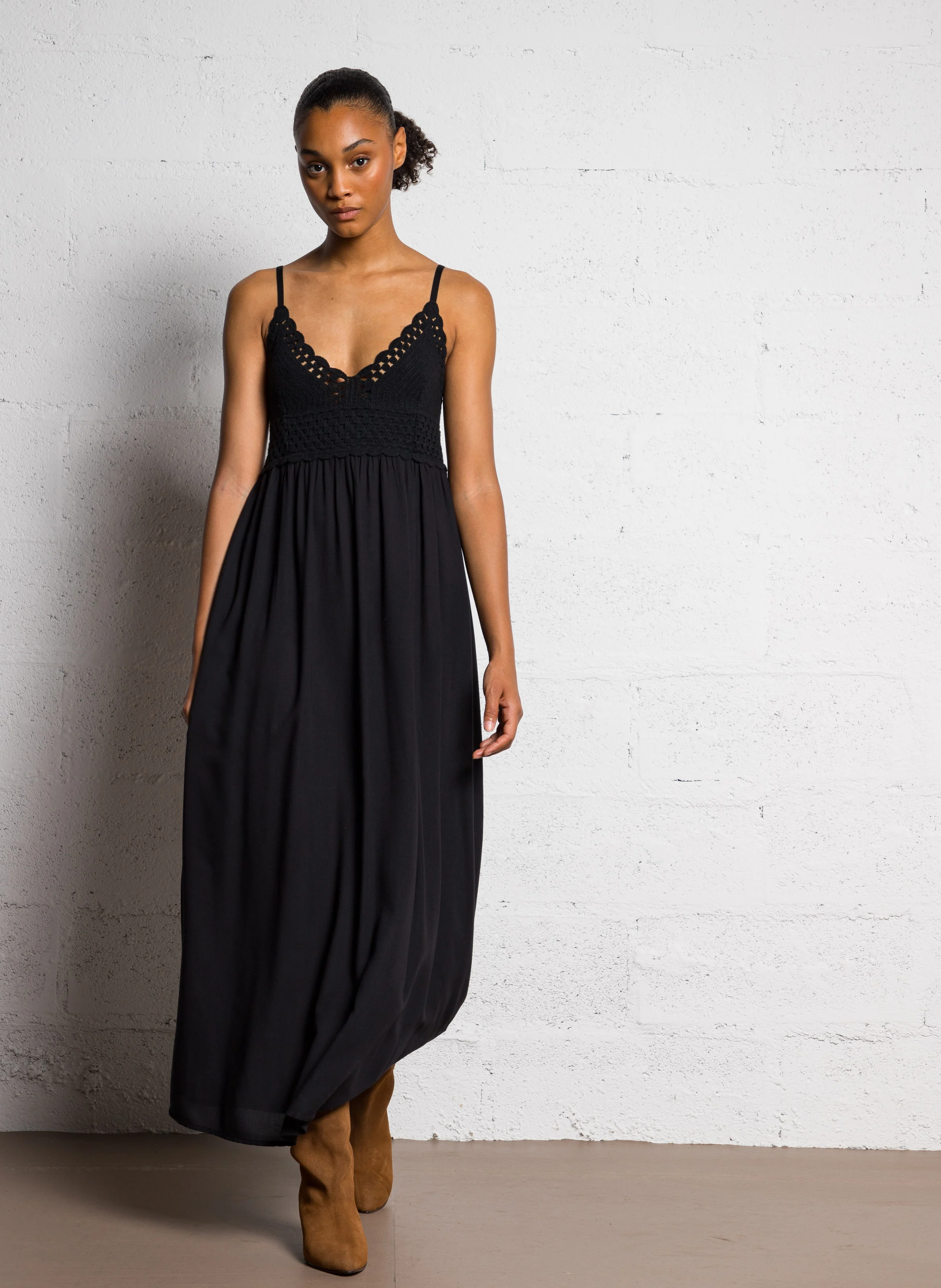 MAELINE - Robe évasée avec macramé | Noir