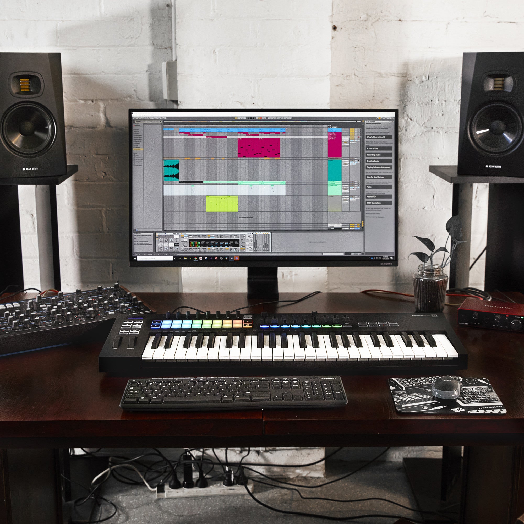 Novation LaunchKey 49 MK3 USB/MIDI keyboard