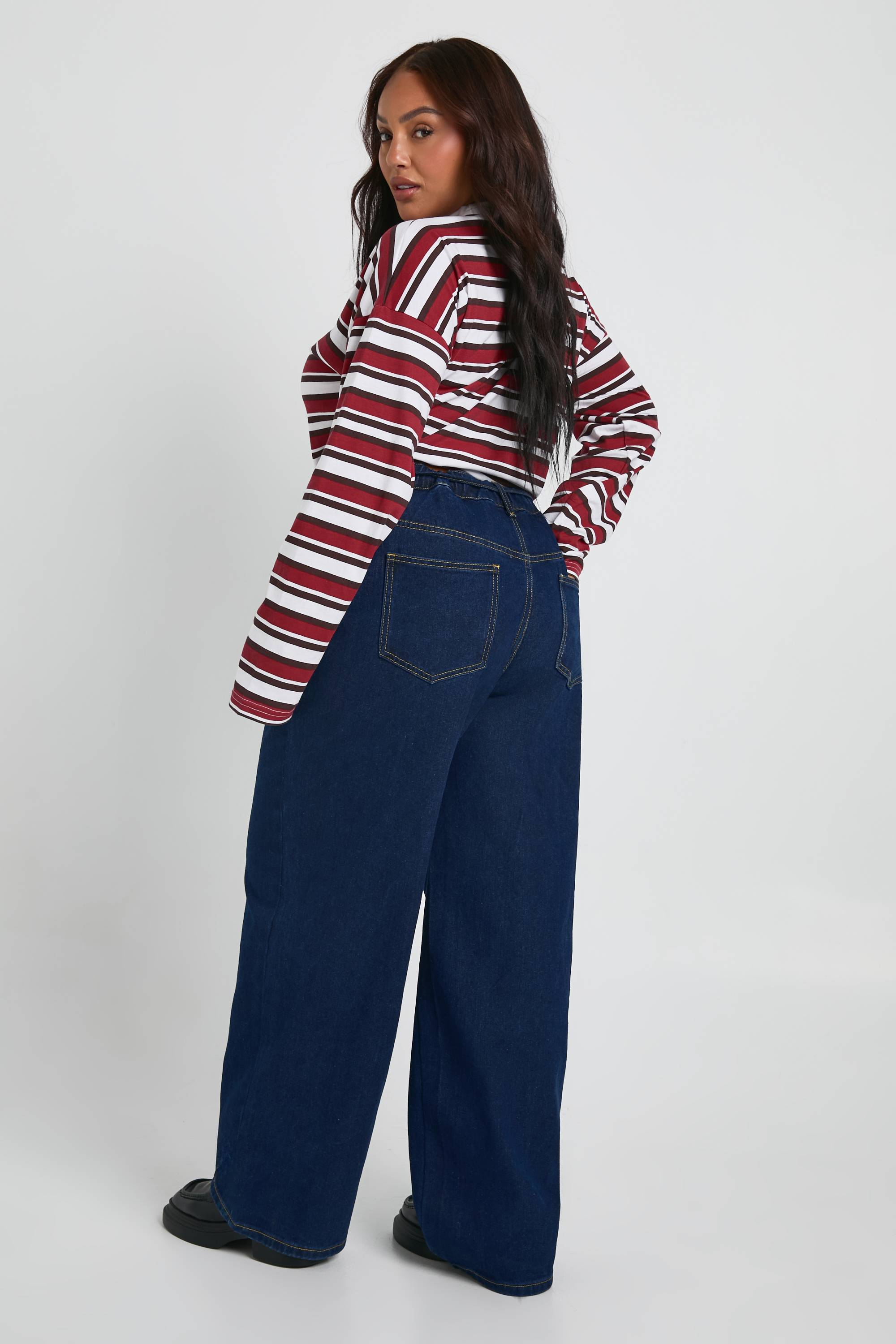 boohoo Plus Jean droit pour grandes tailles avec élastique à l'arrière, lacet de serrage