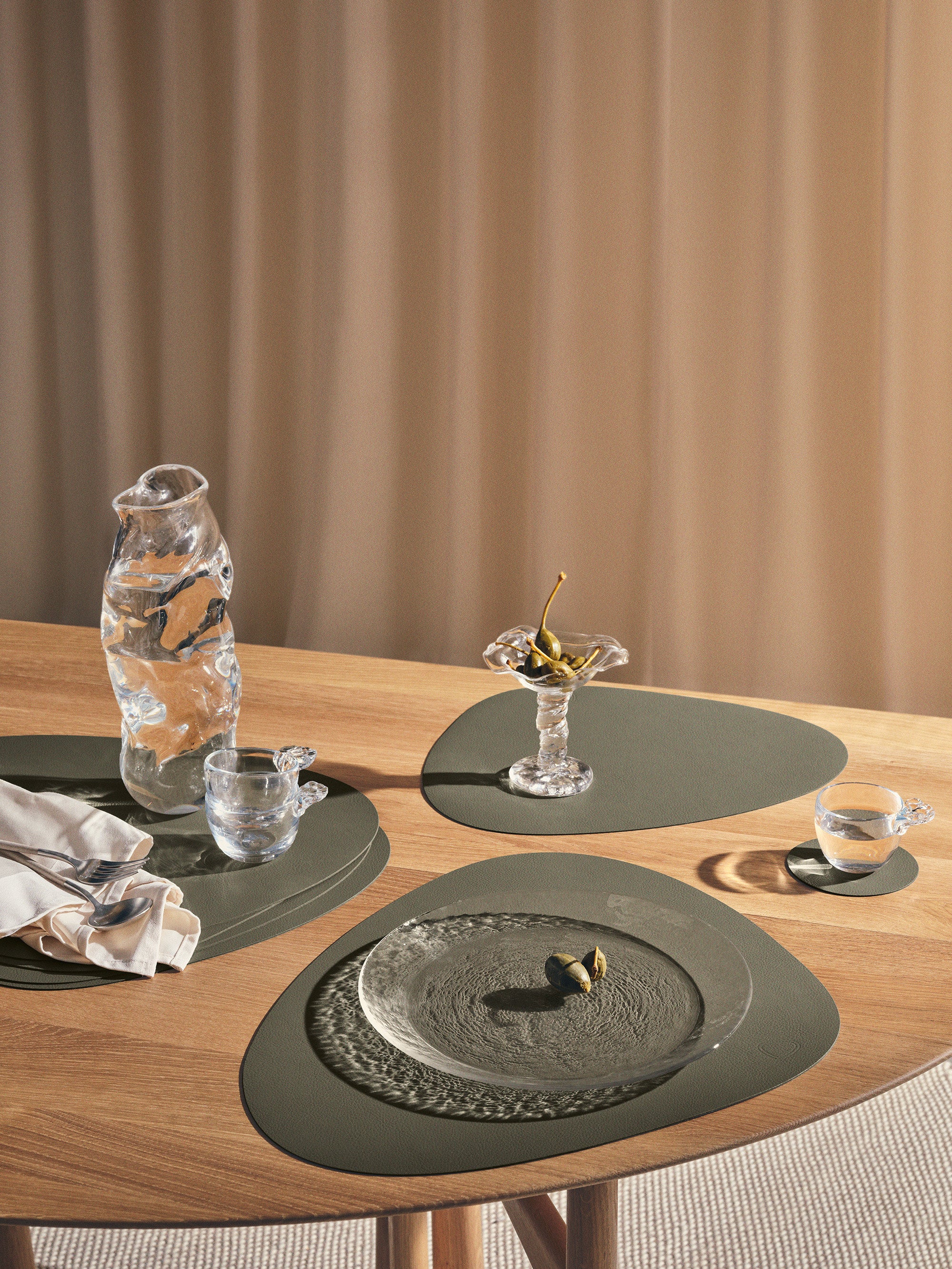 Asymmetrische leren placemats Curve, 4 stuks