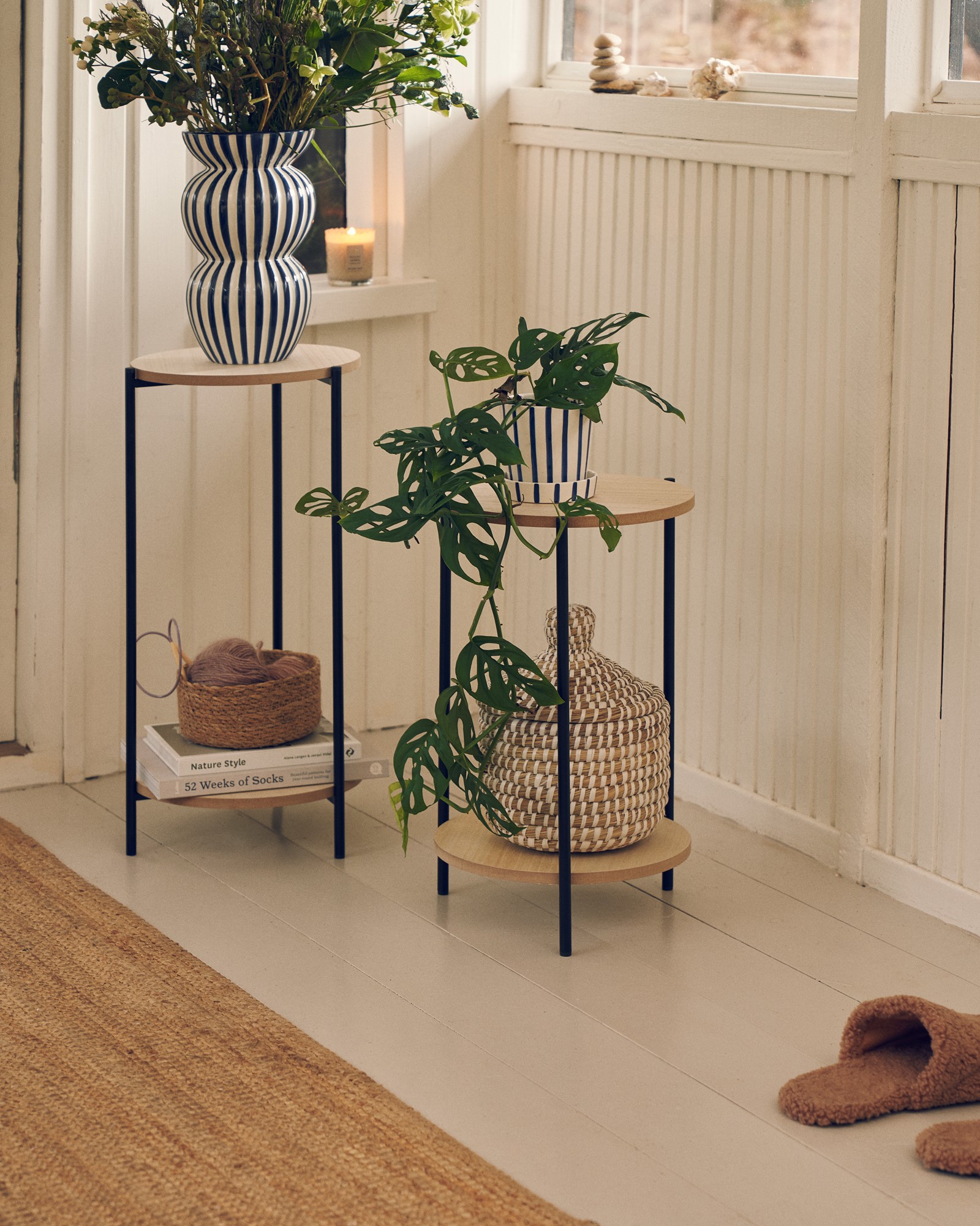 Planteopsats | Jern/MDF/poppeltræ. 27 x 27 x 46 cm. | Black