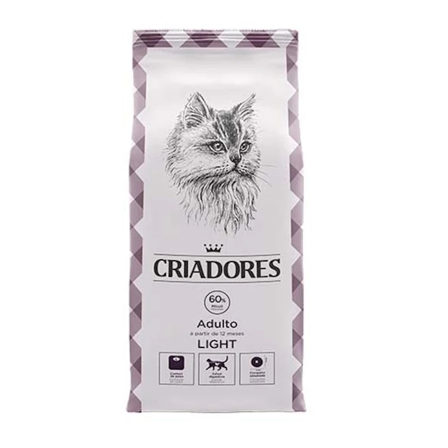 Ração para gatos adultos Breeders com sabor leve de frango.