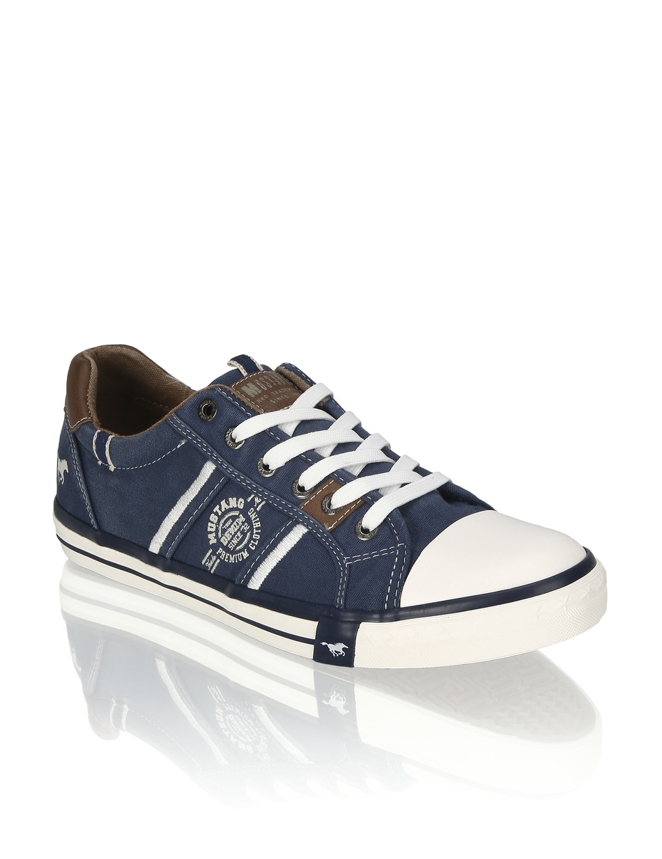 Canvas Sneaker