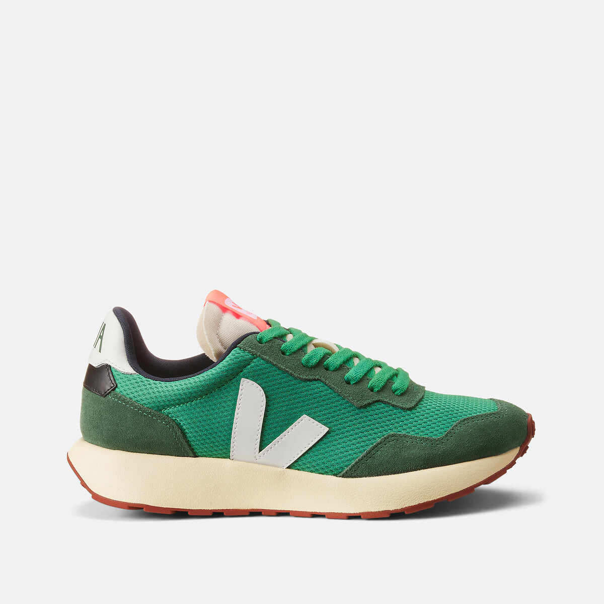 VEJA<br>Sneakers Paulistana