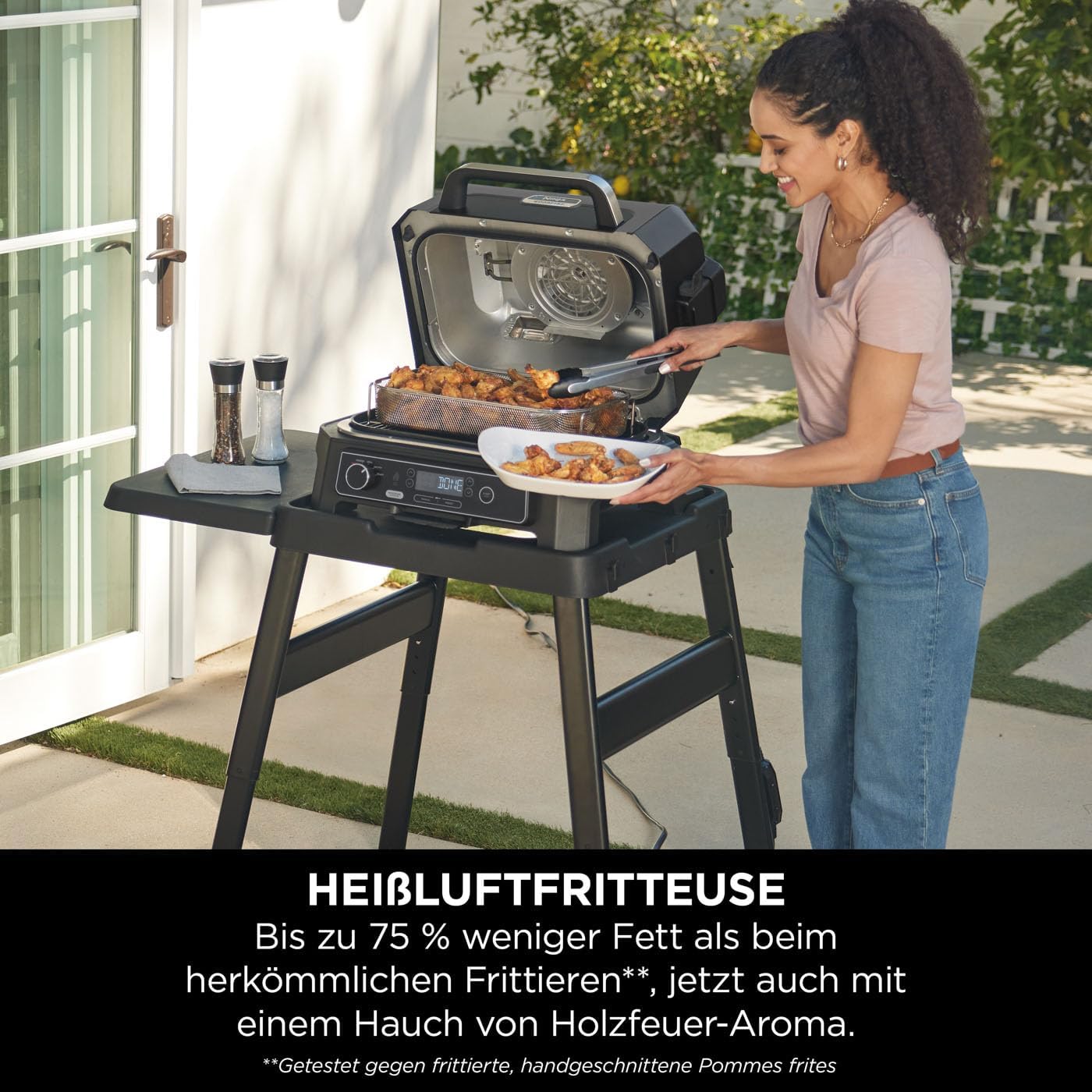 SharkNinja Woodfire Pro XL Outdoor Grill & Smoker Größer. Präziser. Mit den gleichen authentischen Holzfeuer-Aromen. Der Ninja Elektrischer & ist mehr als nur ein er bereitet noch deiner