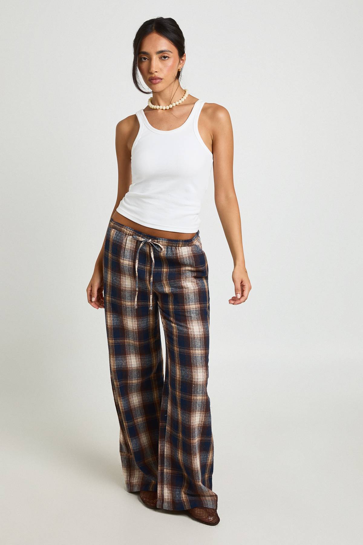 boohoo Pantalon à imprimé à carreaux, taille à cordon et jambes larges