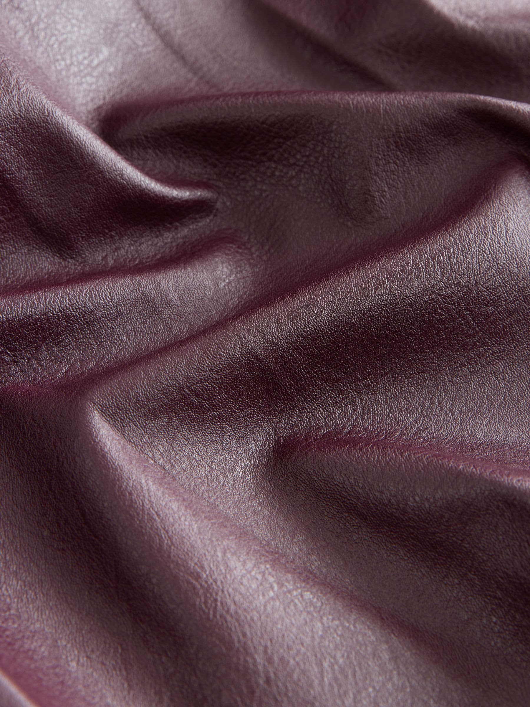 Bordeauxrood - Faux Leather Midi Kilt Skirt