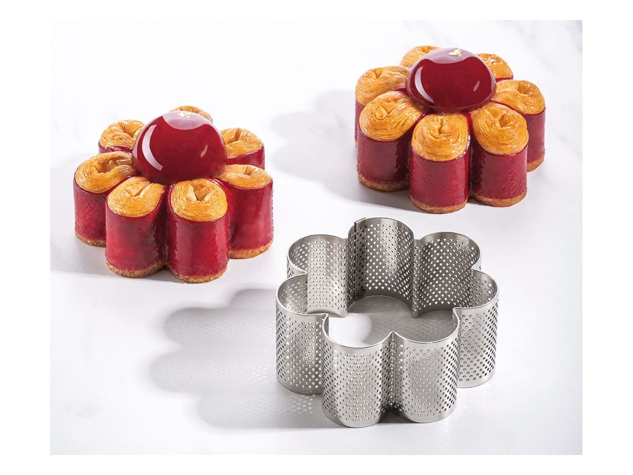 Cercle fleur perforé - spécial viennoiserie - Ø 9,5 x ht 4.5 cm - Pavoni