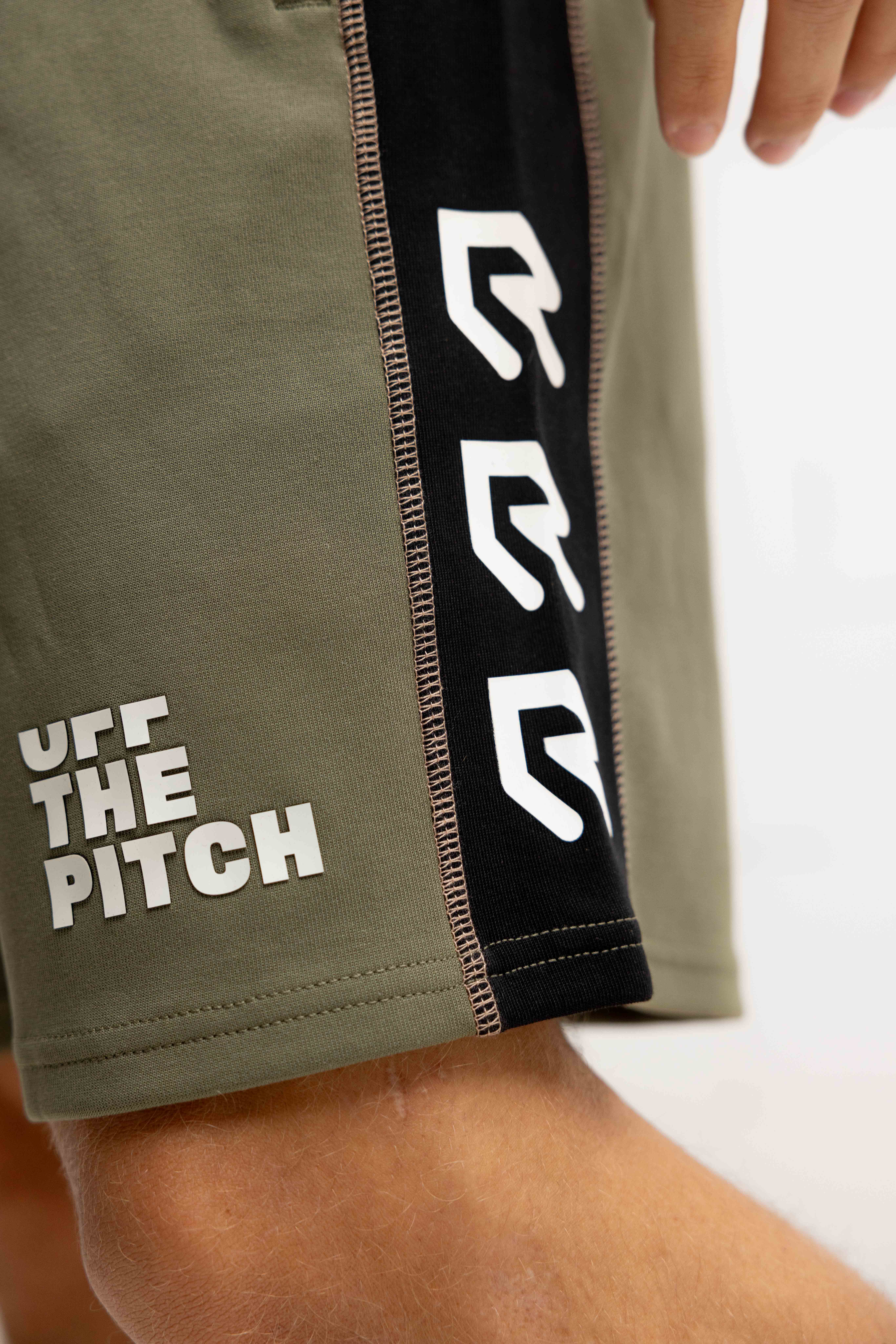 Off The Pitch X Robey Serge Korte Broek Heren Groen