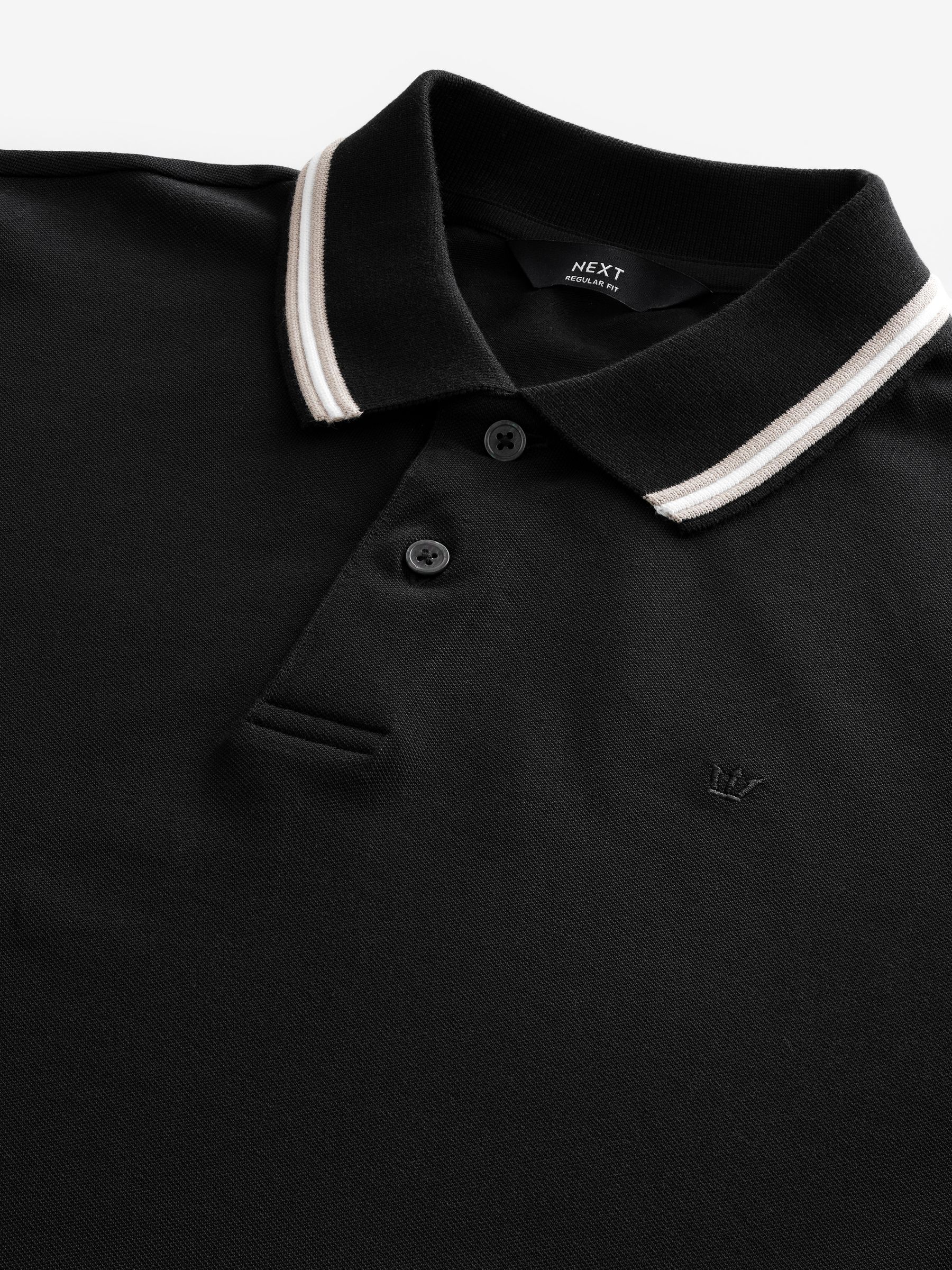 Zwarte poef - Regular fit poloshirt met korte mouwen en contrasterende randen
