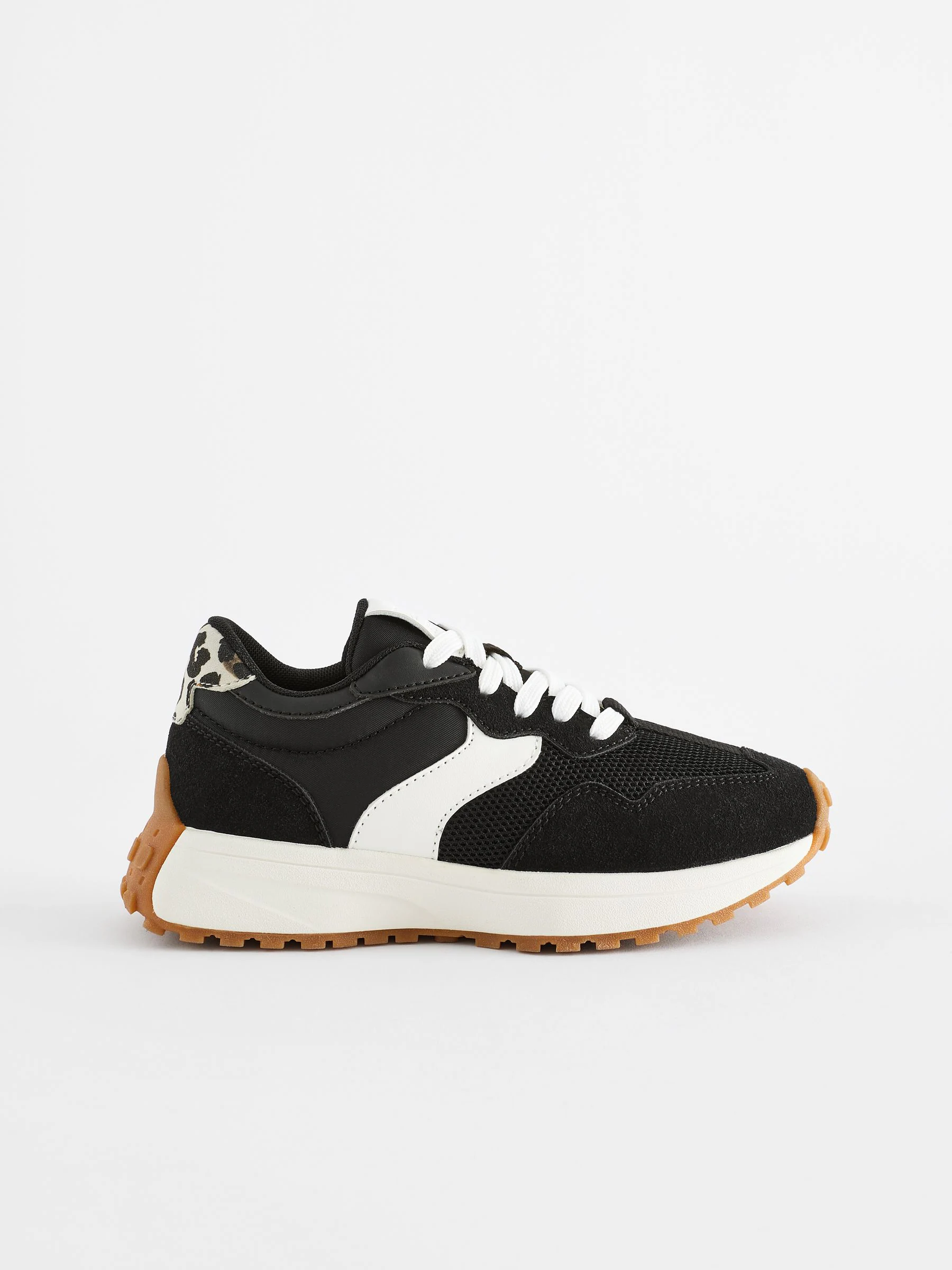 Zwart - Vetersneakers met dikke zool