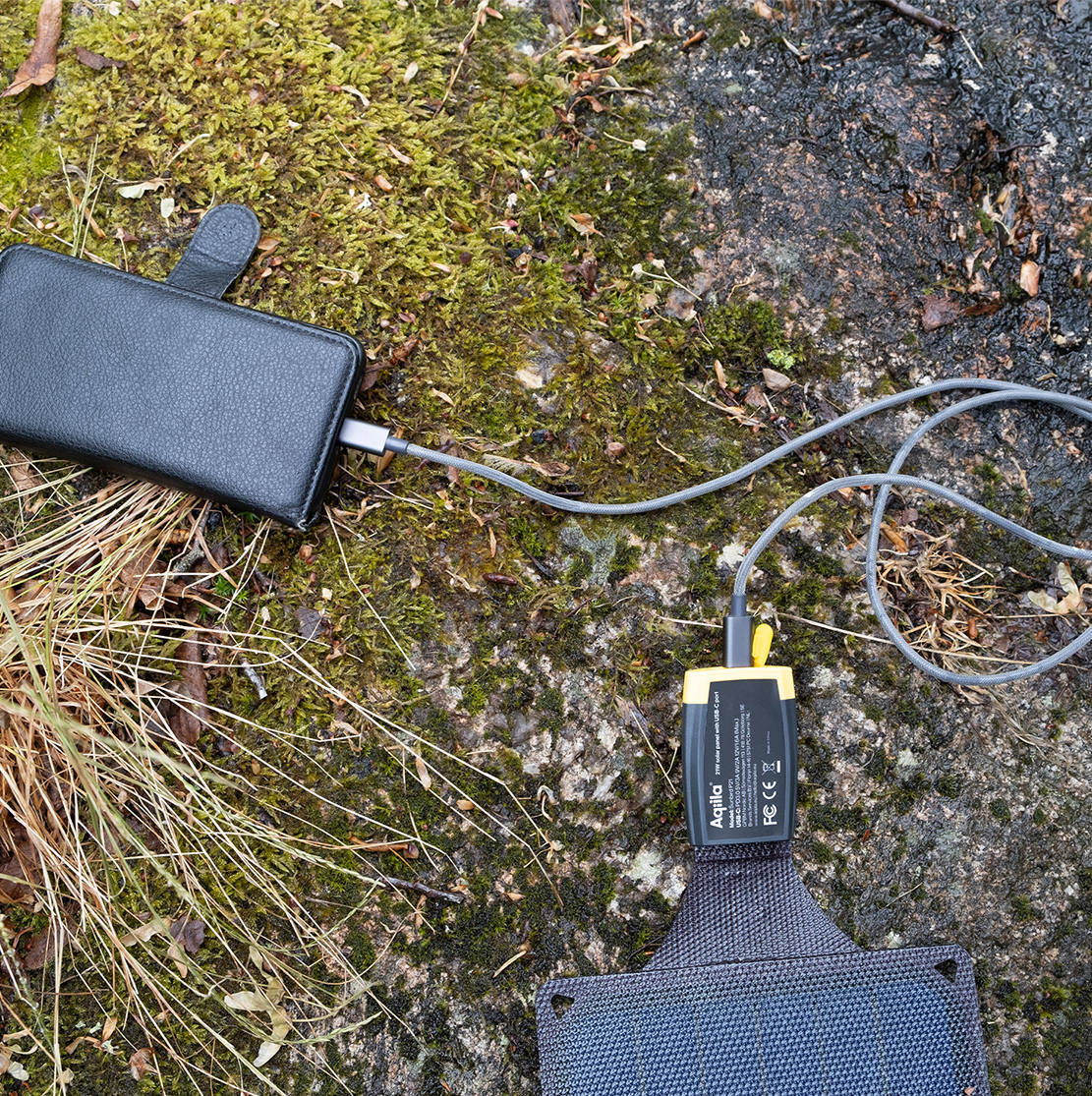 Aqiila Sunbird P21 21W Solar Charger