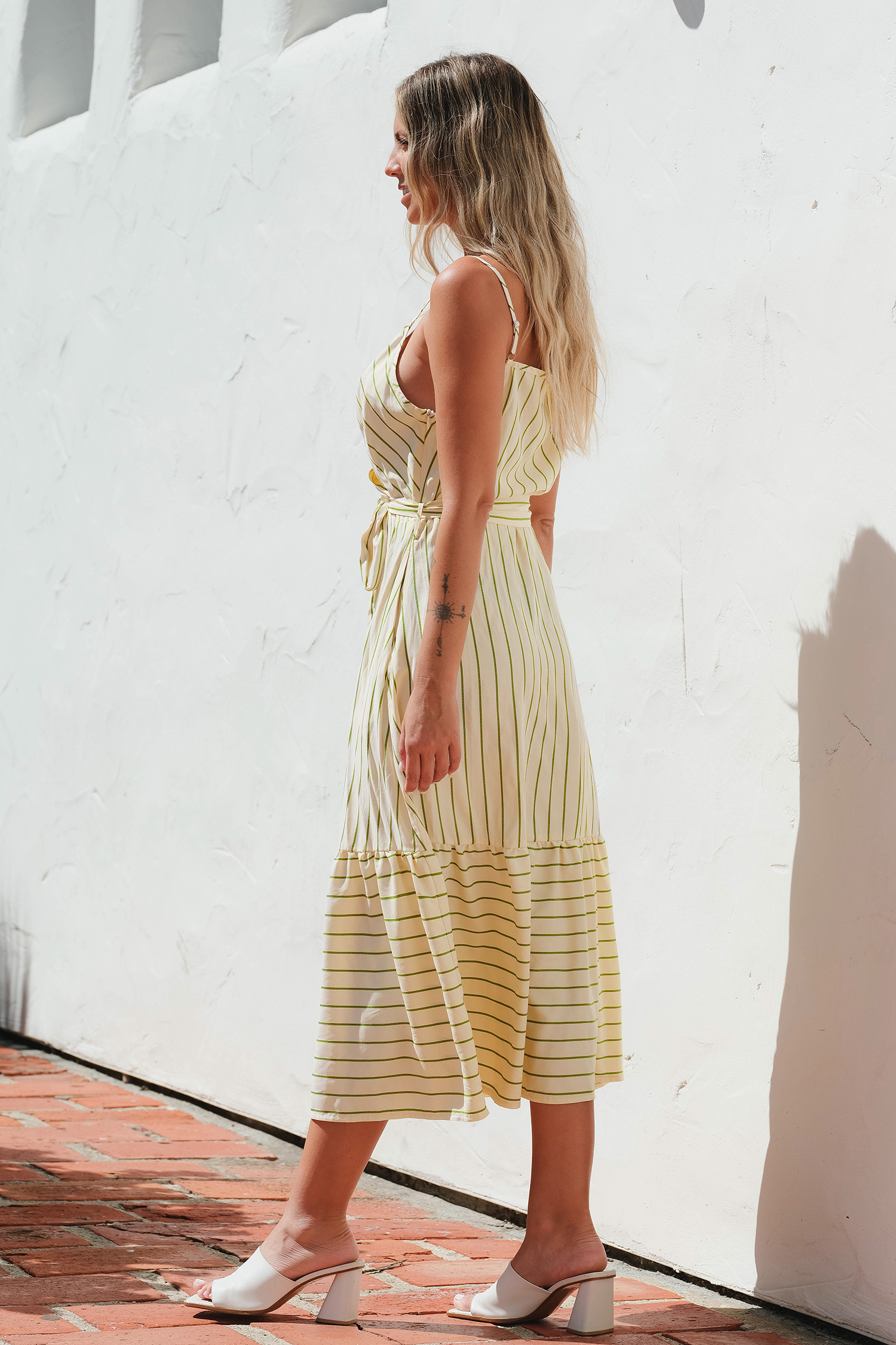 Robe maxi avec col surplis sans manches à rayures vertes