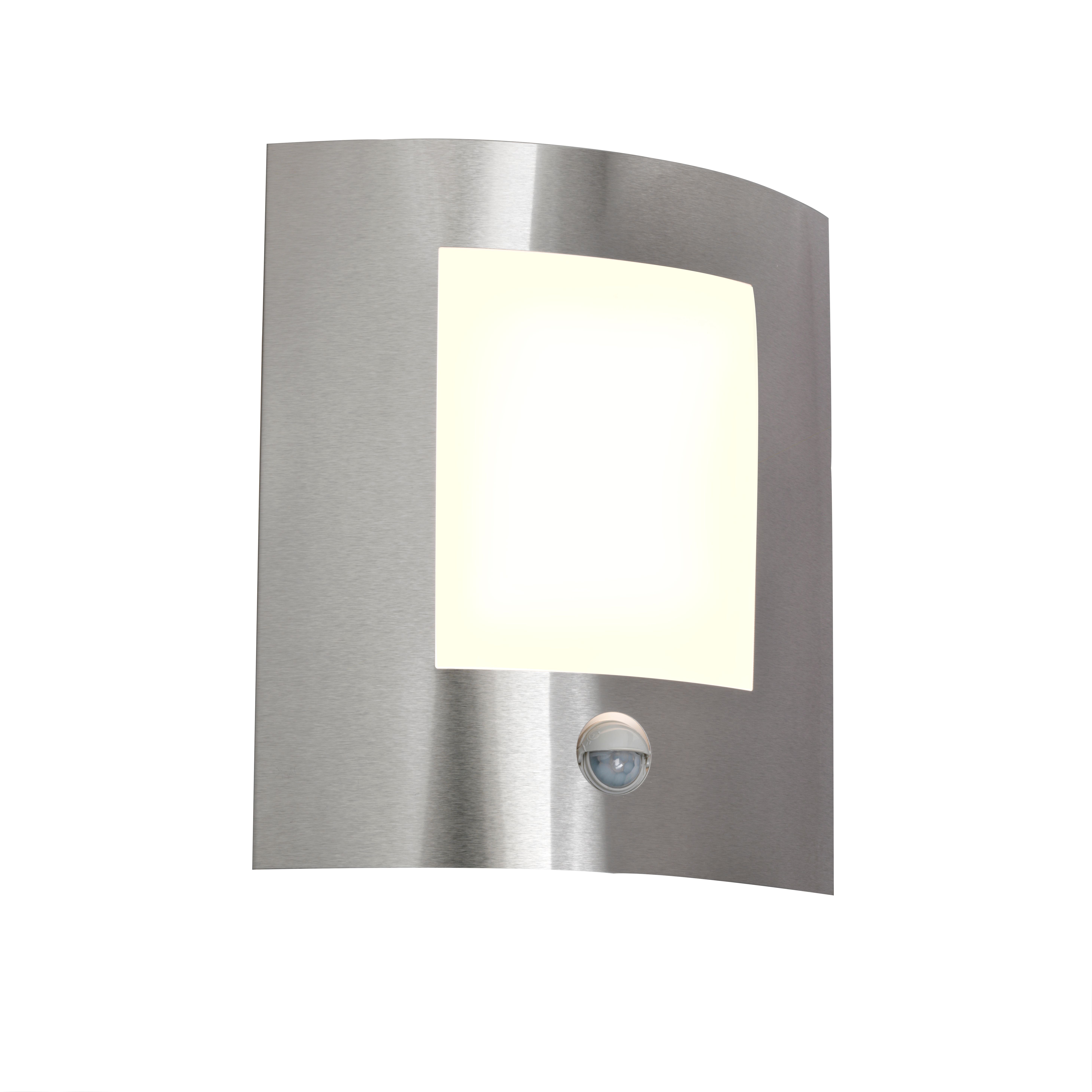 Moderne buitenwandlamp staal bewegingssensor IP44 - Emmerald 1