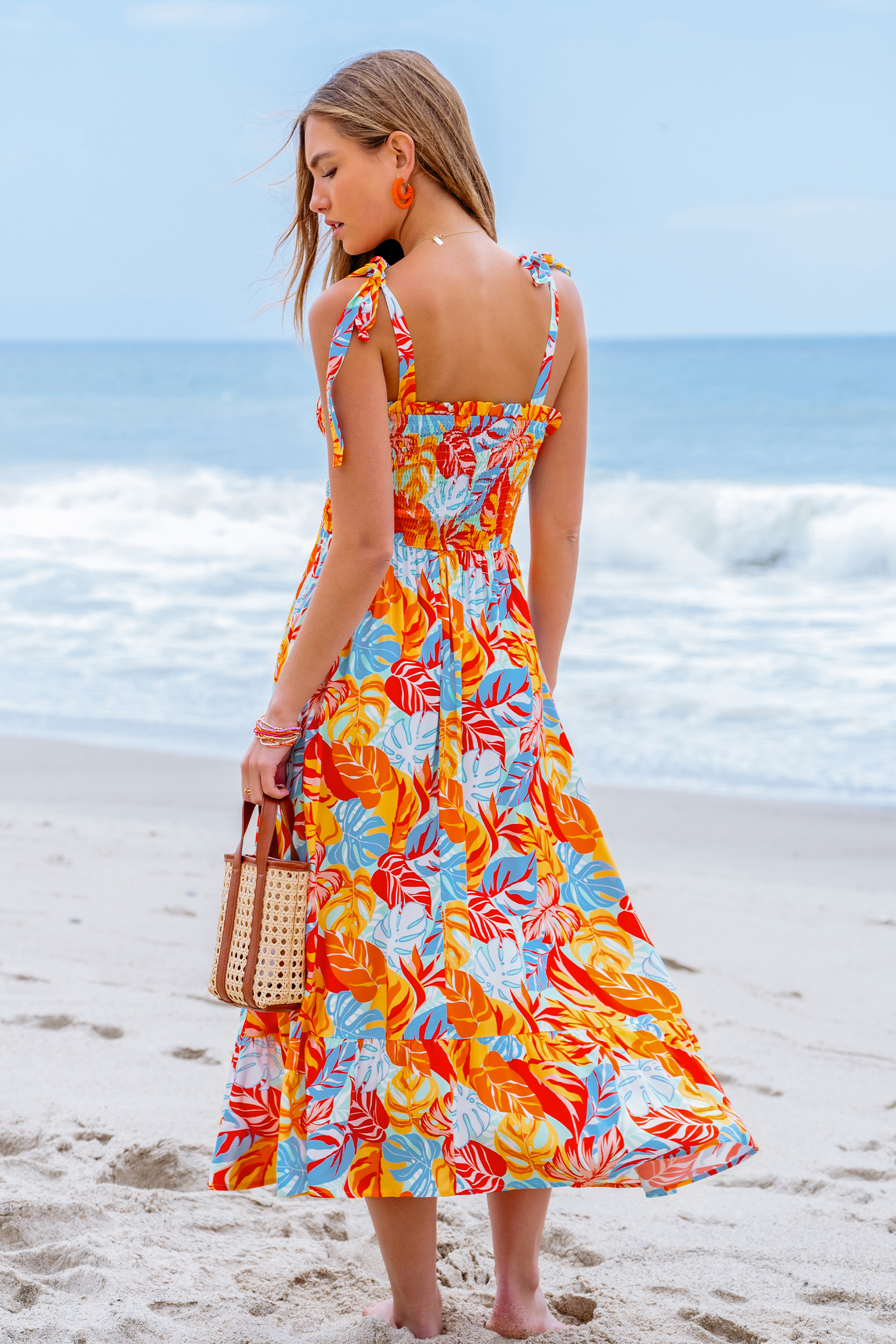 Robe maxi avec bretelles à nouer avec feuilles tropicales
