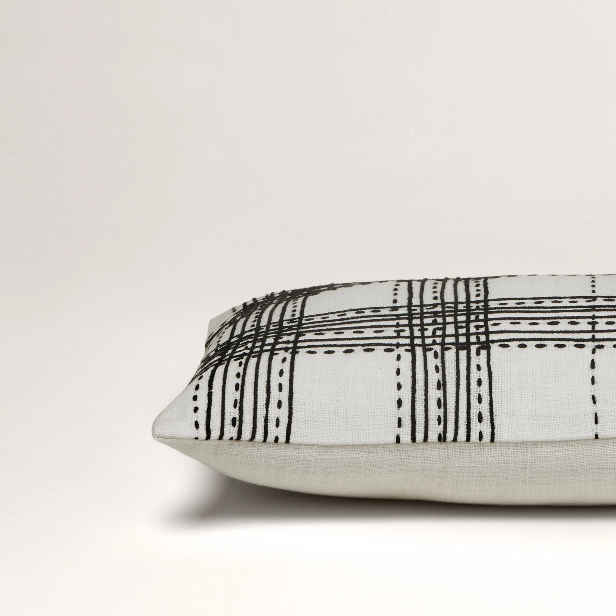 KENETH - Housse de coussin | Blanc