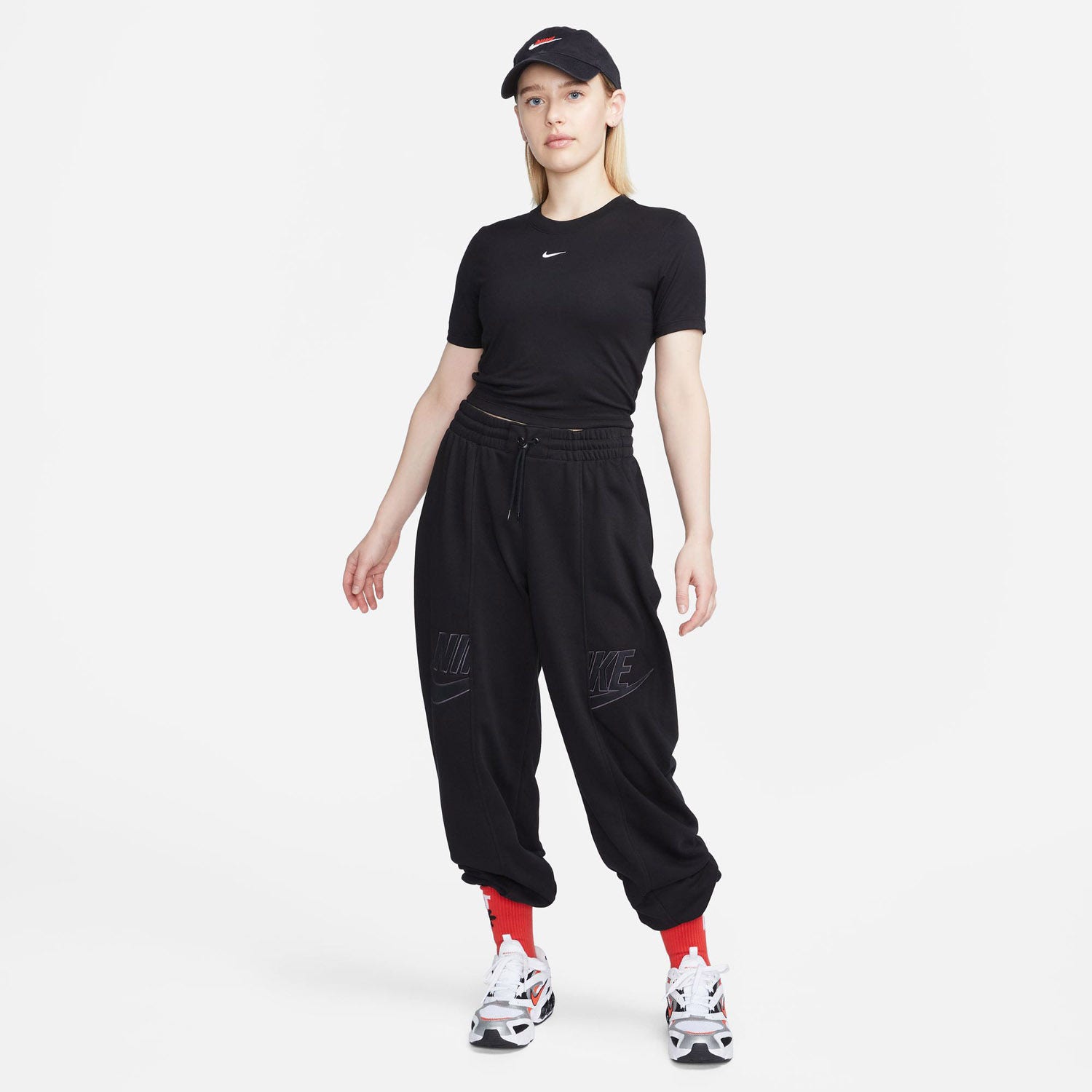 Nike  Sportswear Essential