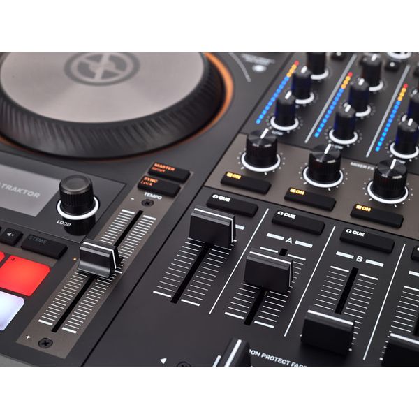 Native Instruments Traktor S4 MK3 Headphone Set