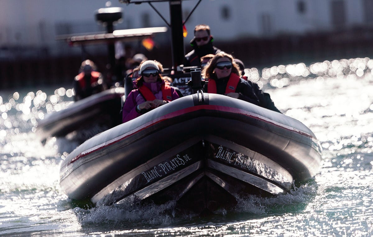 Speedboot fahren in Grömitz als Geschenkidee