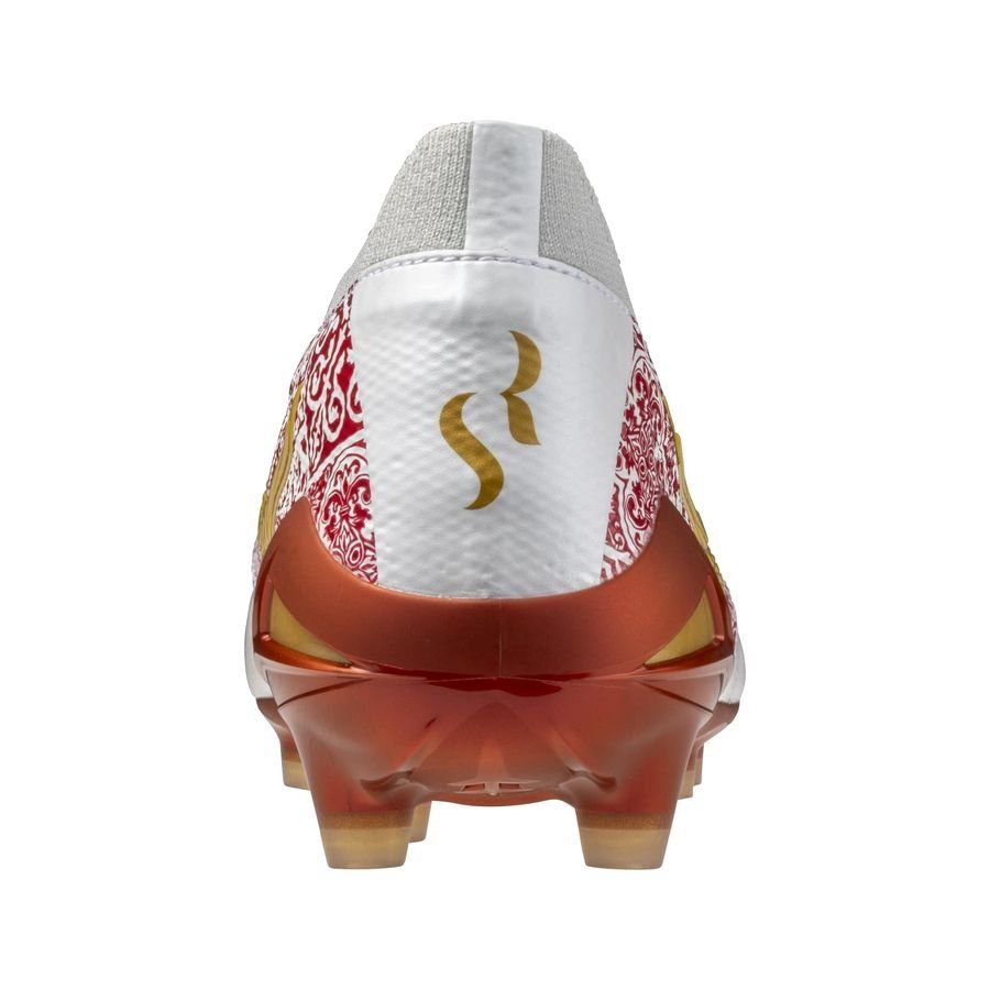 Mizuno Alpha Made in Japan FG/AG Sergio Ramos 4 Vol. lll - Blanc/Doré/Rouge ÉDITION LIMITÉE
