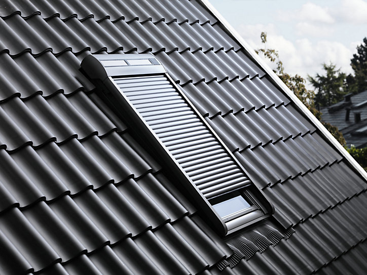Volet roulant solaire fenêtre de toit Velux SSL 6