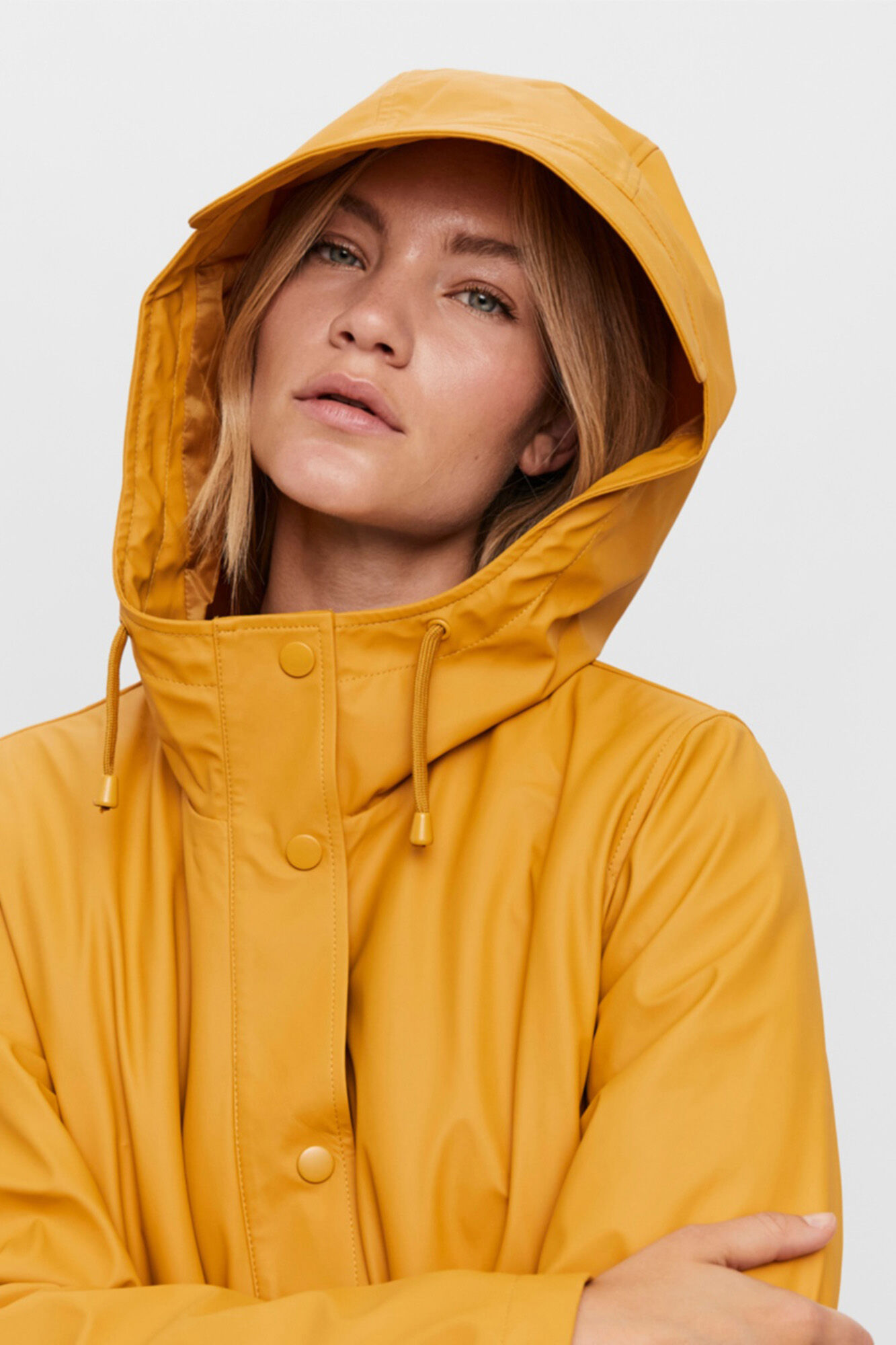 Capa de chuva com capuz - Marrom