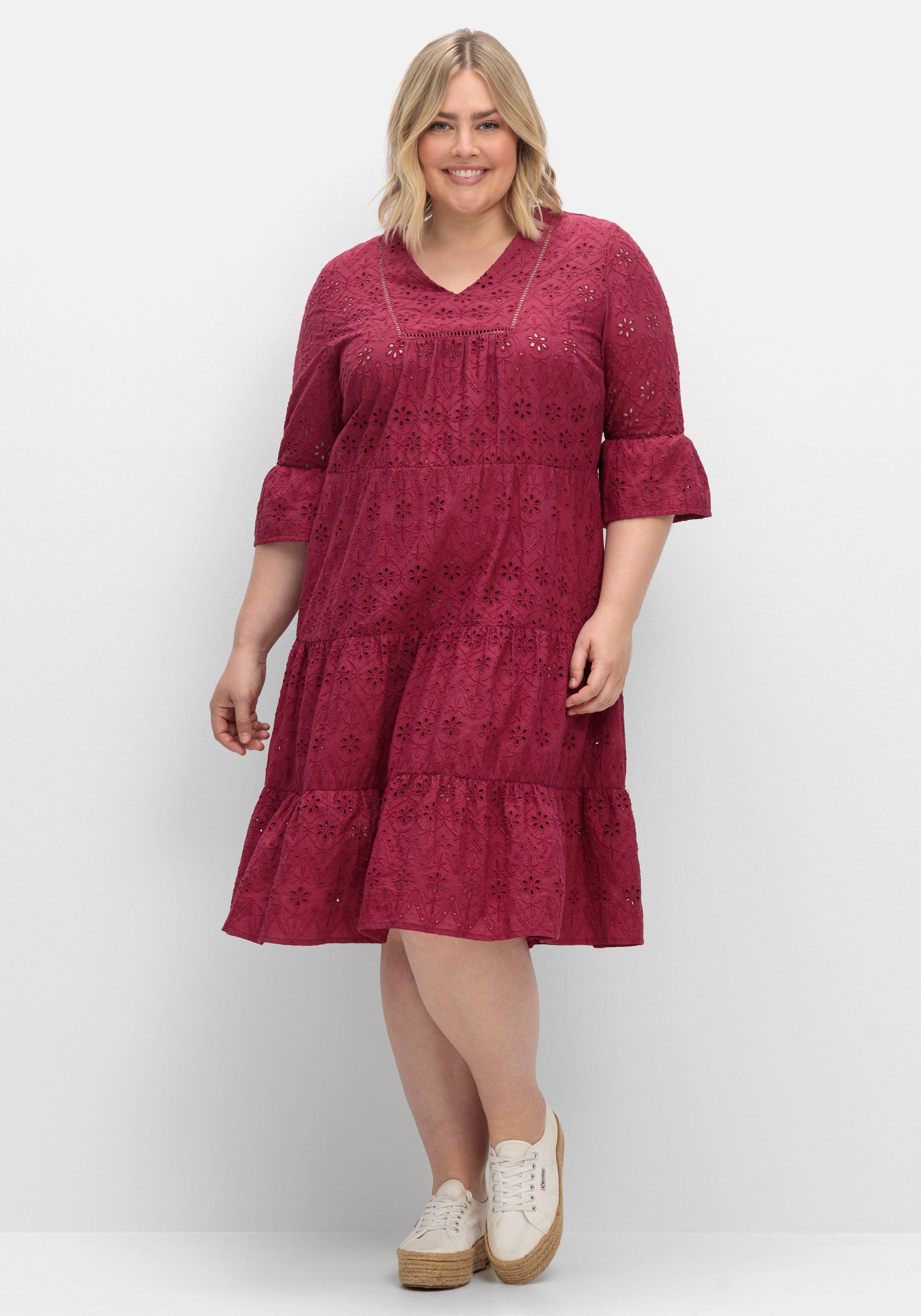 Lochstickerei-Kleid in Kaskadenform