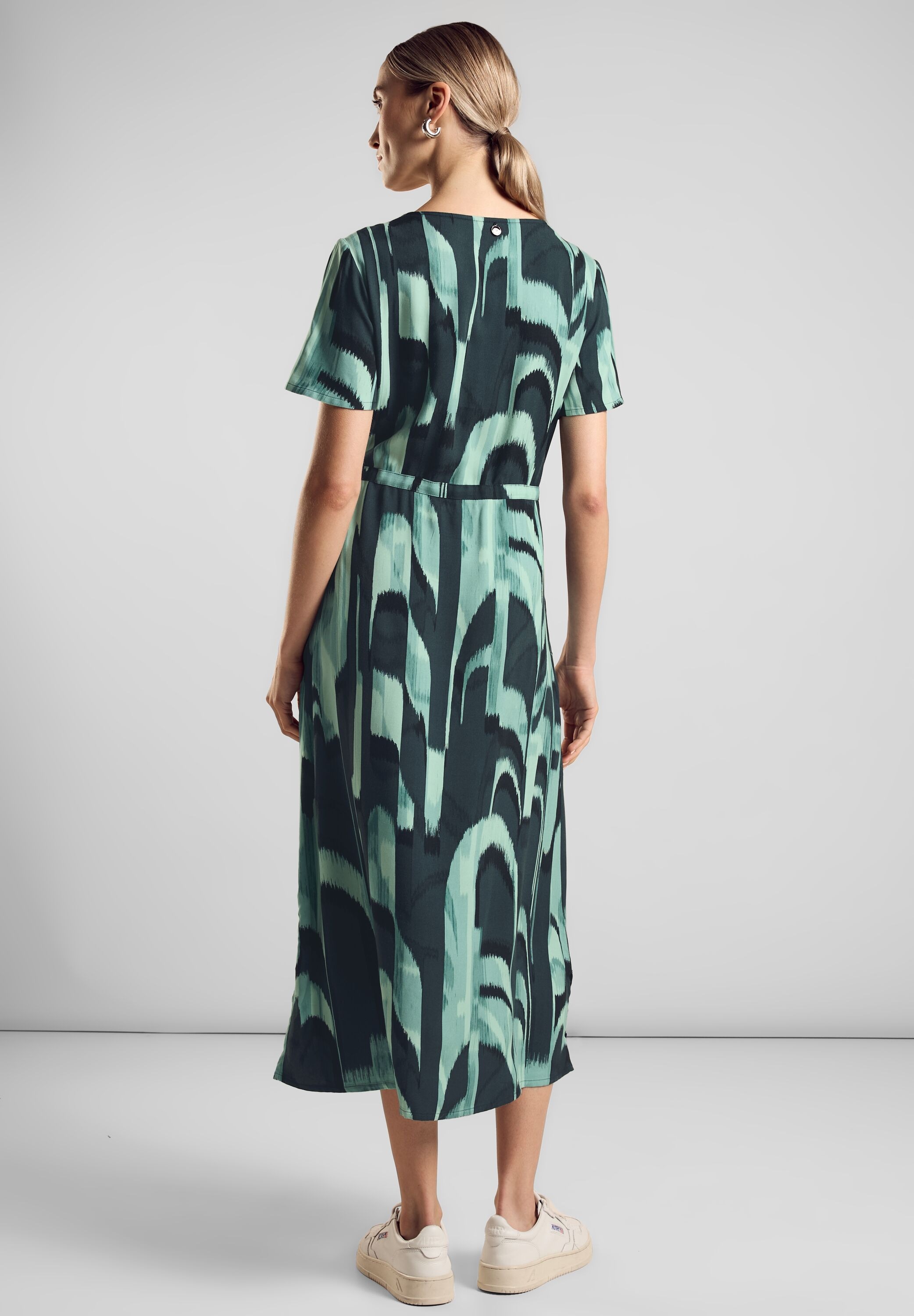 STREET ONE Midikleid Ohne Taschen mit Allover-Druck