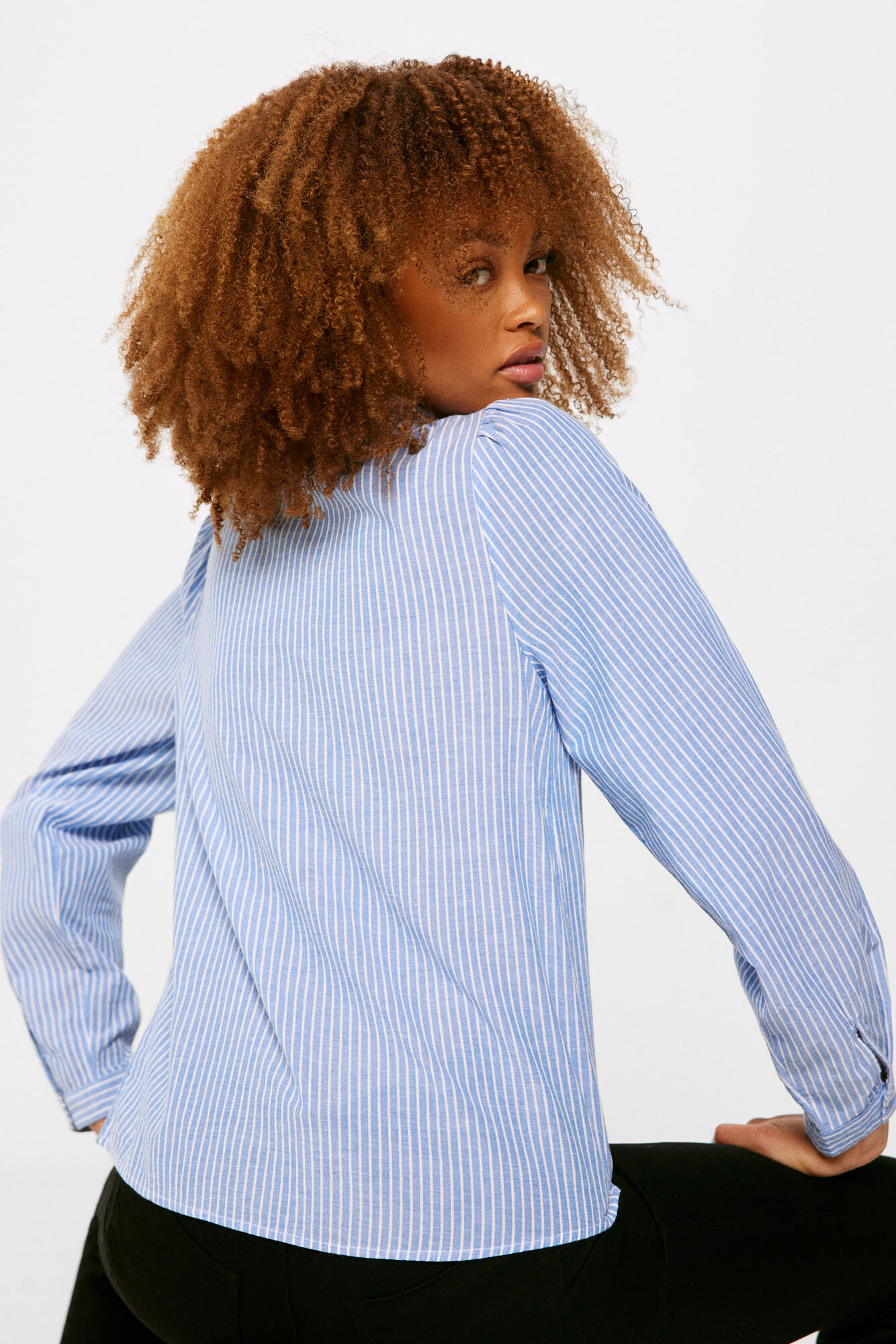 Blusa com babados de renda
