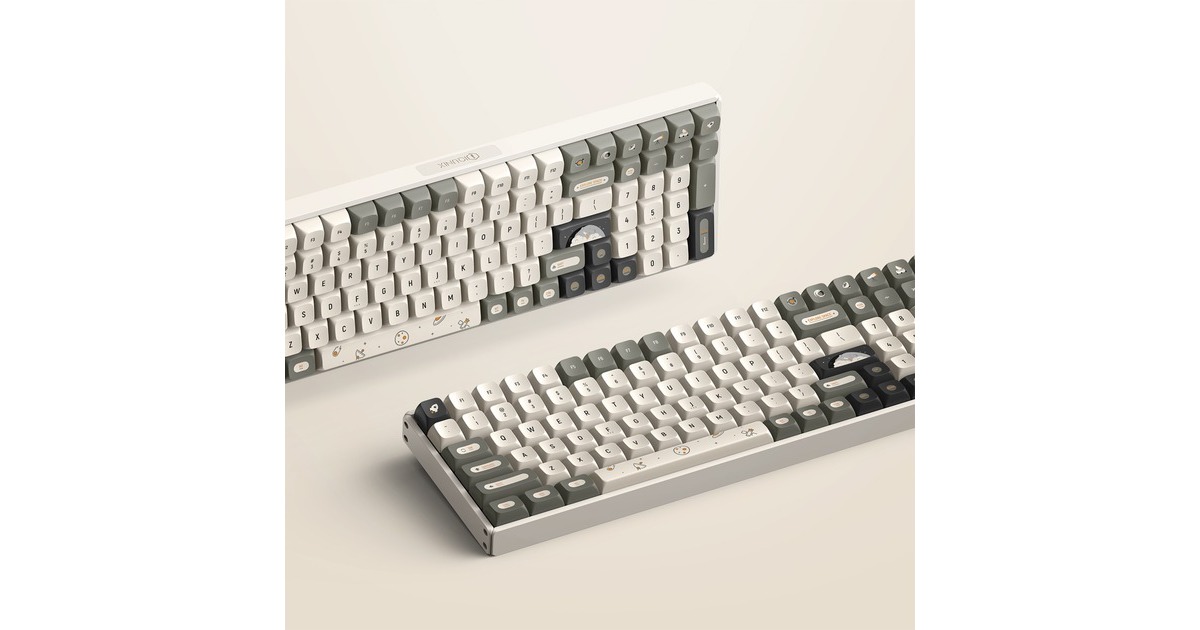 IqunixF97 Hitchhiker Wireless Mechanical Keyboard, gaming toetsenbord  (Grijs/wit, US lay-out, IQUNIX Moonstone Turbo, RGB leds, 96%, Hot-swappable, PBT, 2.4GHz | Bluetooth 5.1 | USB-C)