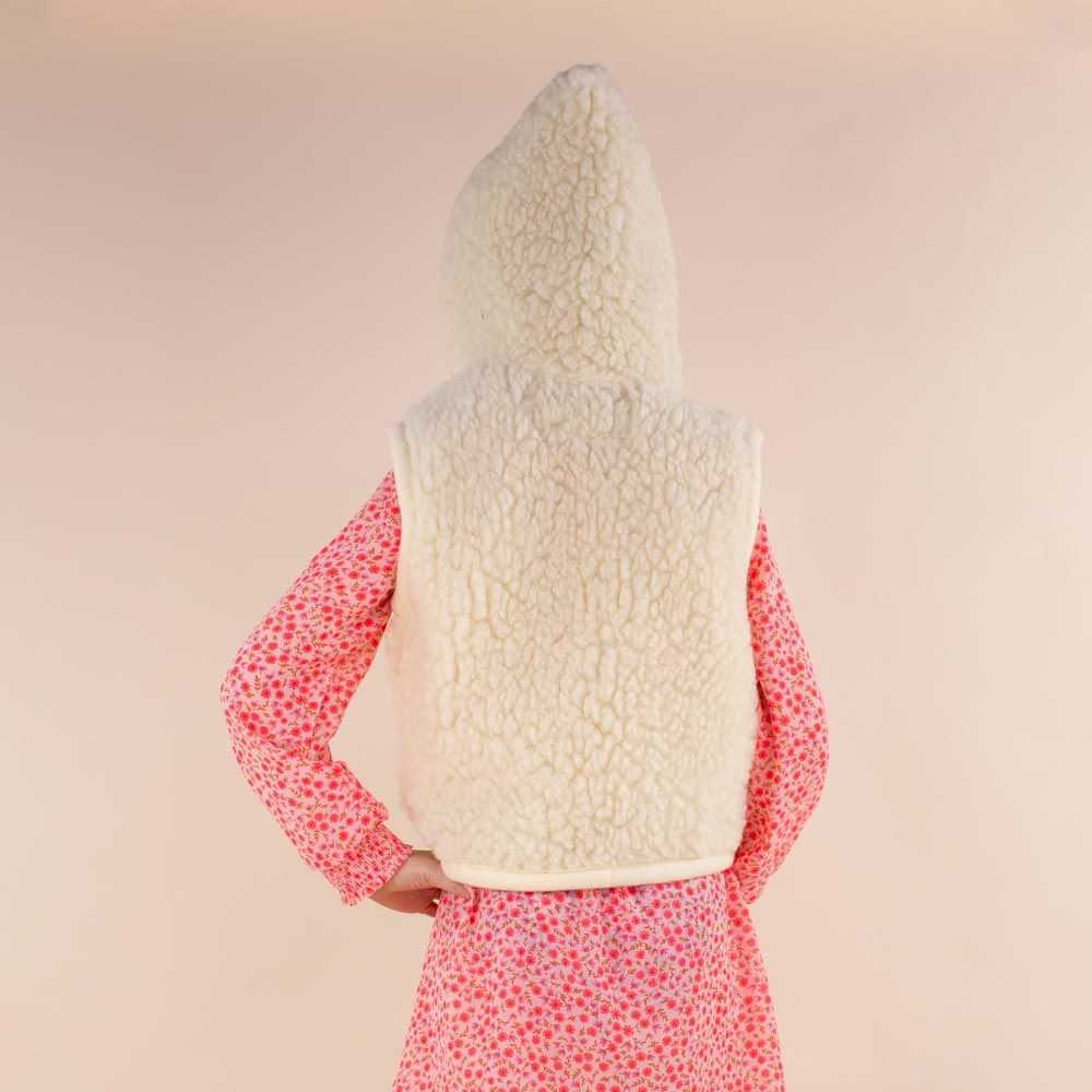 Moonrise kids wollen bodywarmer Shaula beige met capuchon