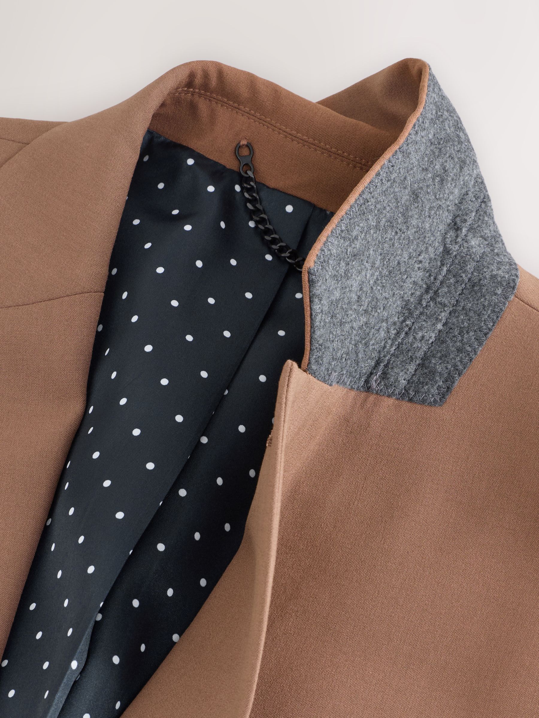 Lichtbruin - Strakke Pasvorm - Meegevend stretchkostuumjasje