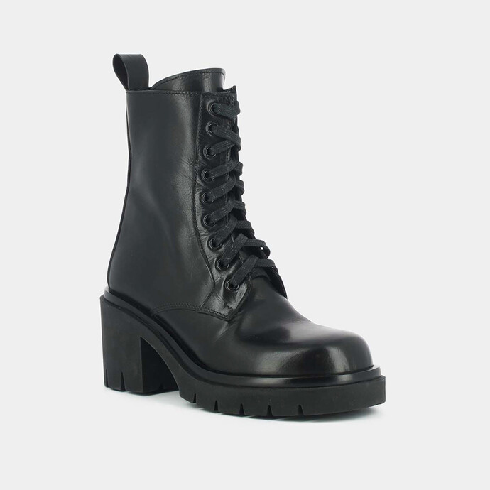 Boots à talons épais et lacets  en cuir noir
