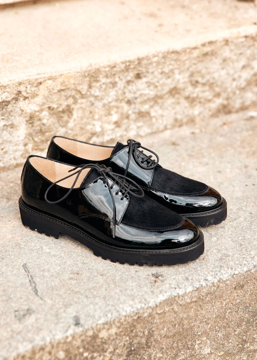 DERBY COME VERNIS ET POULAIN NOIR