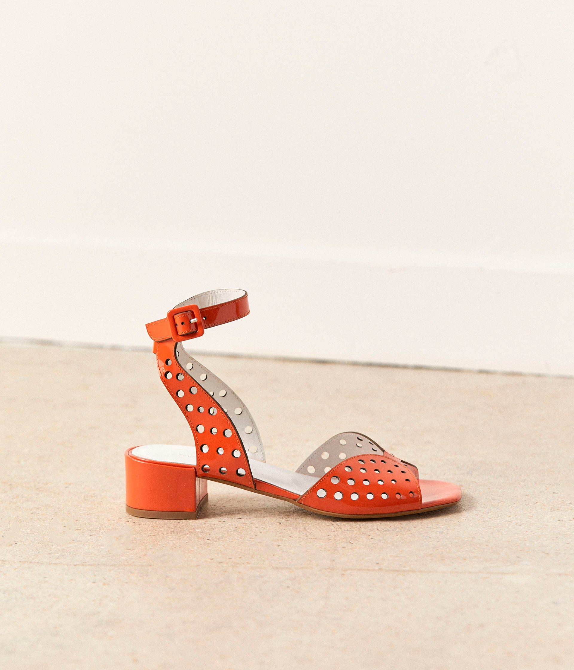 Sandales cuir orange Ancome
