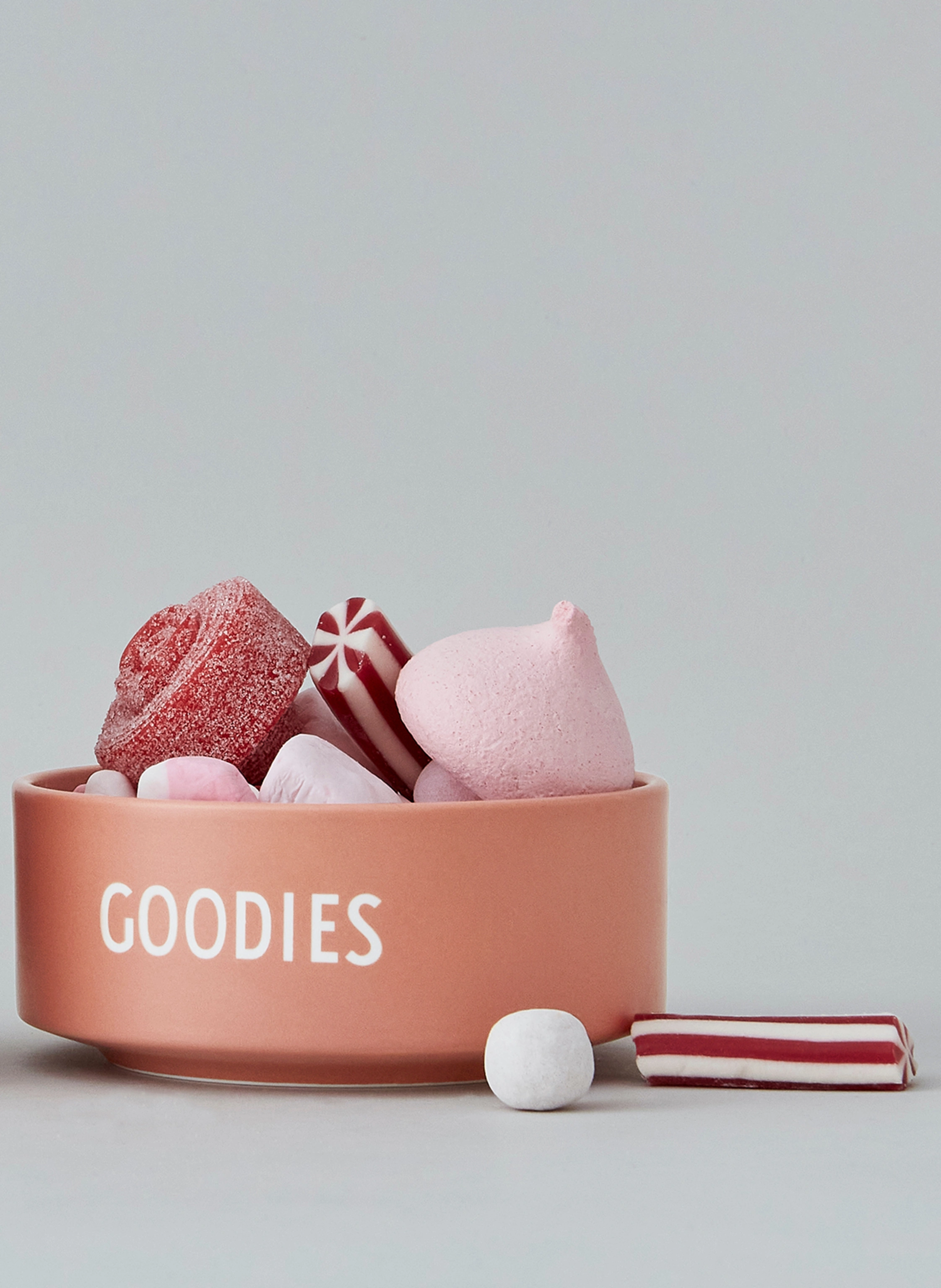 DESIGN LETTERS Schale