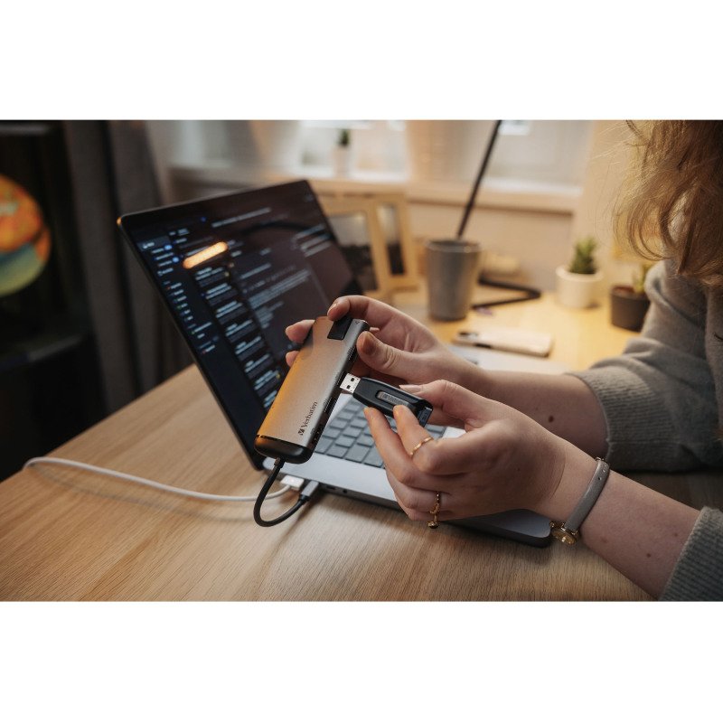 Hub 8 en 1 USB C Verbatim