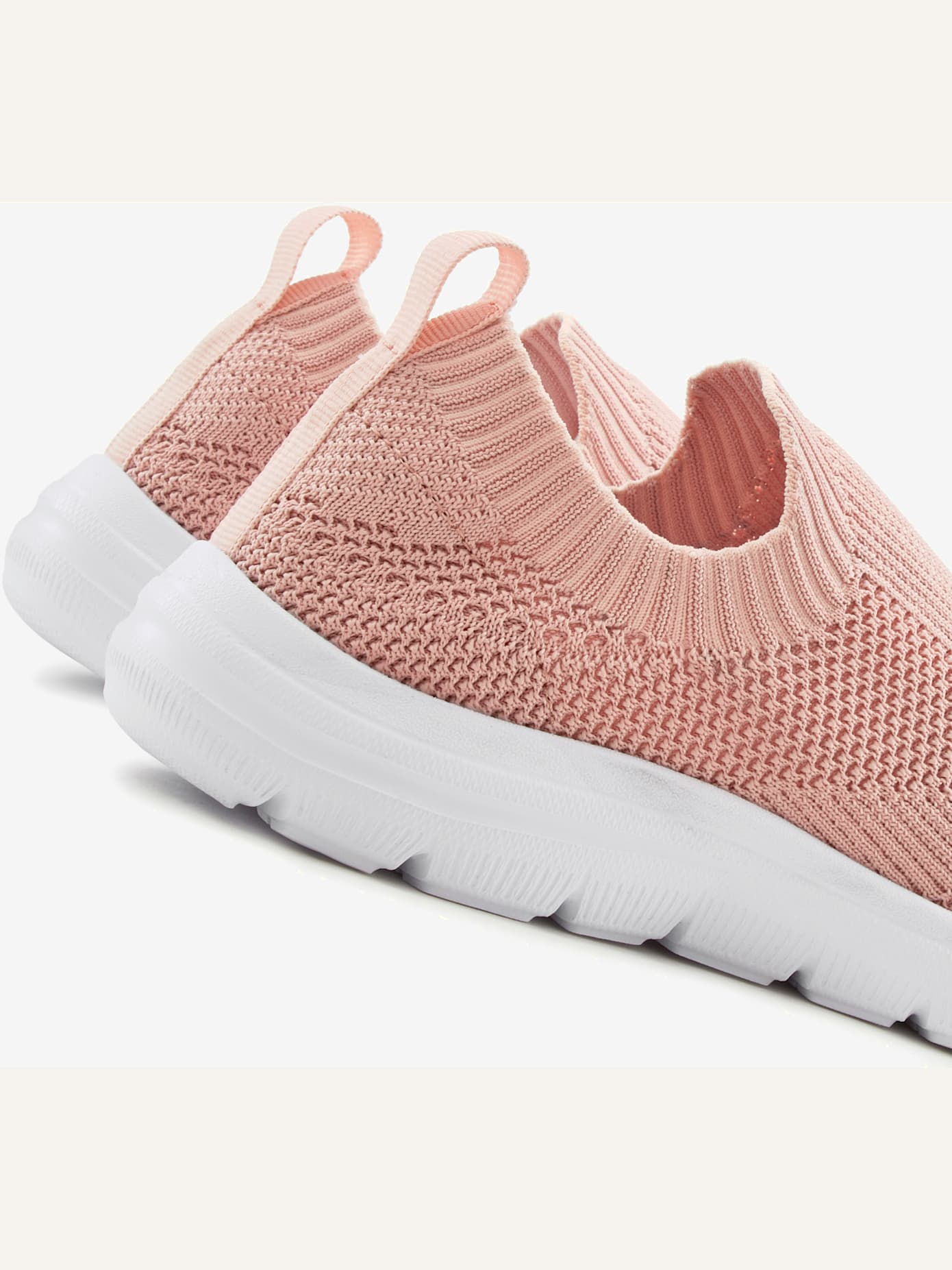 Baskets s'adaptent parfaitement au pied grâce à leur qualité textile douce