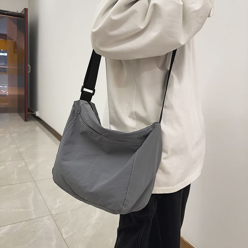 EAVALURE - Matching effen nylon crossbodytas voor koppels