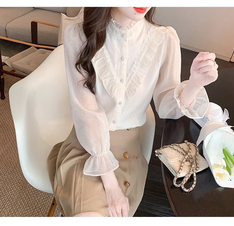 Daybreak - Blouse met pofmouwen en hoge hals, effen, geplooid, imitatieparelmotief en knoopjes