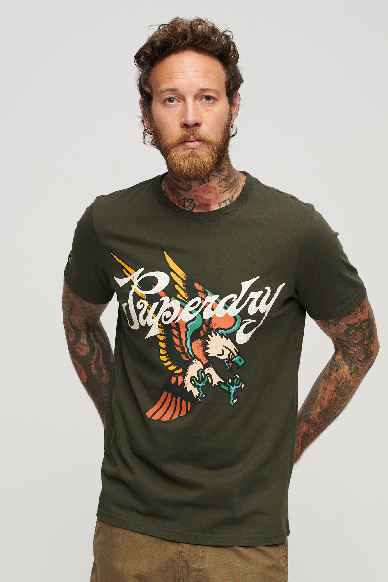 Camiseta com estampa de tatuagem
