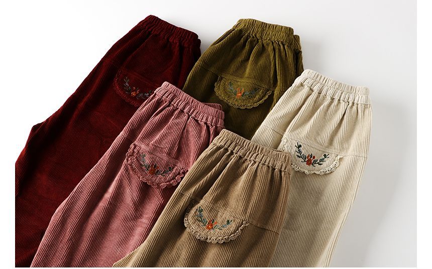 CosmoCorner - Corduroy cropped losse broek met bloemenborduursel