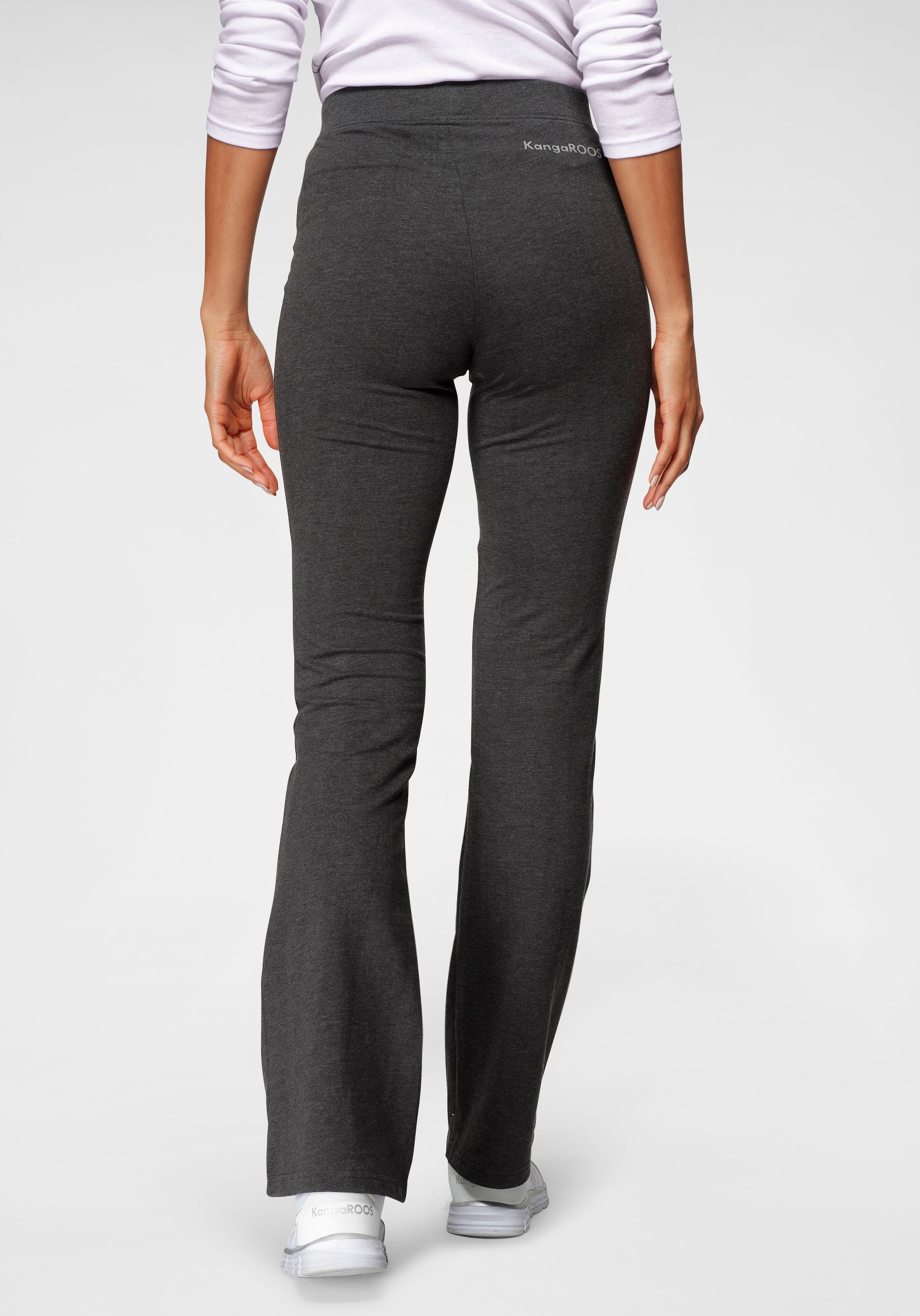 KangaROOS Jazzpants  mit hohem Stretch-Anteil sitzt wie eine zweite Haut