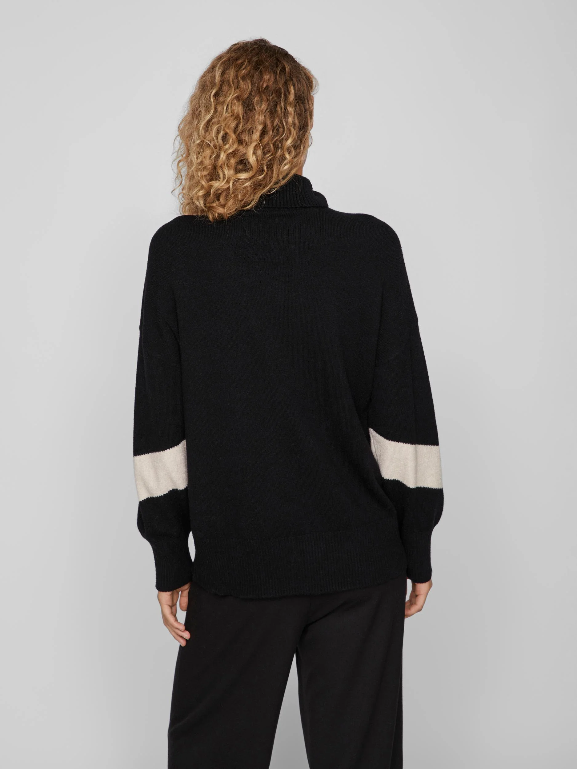 Vila  Viril L/S High Funnel Neck striktrøje - sort