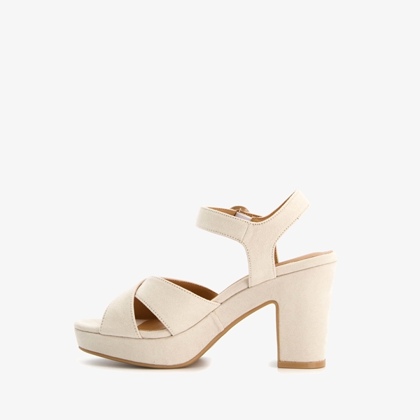 Blue Box beige dames sandalen met hak