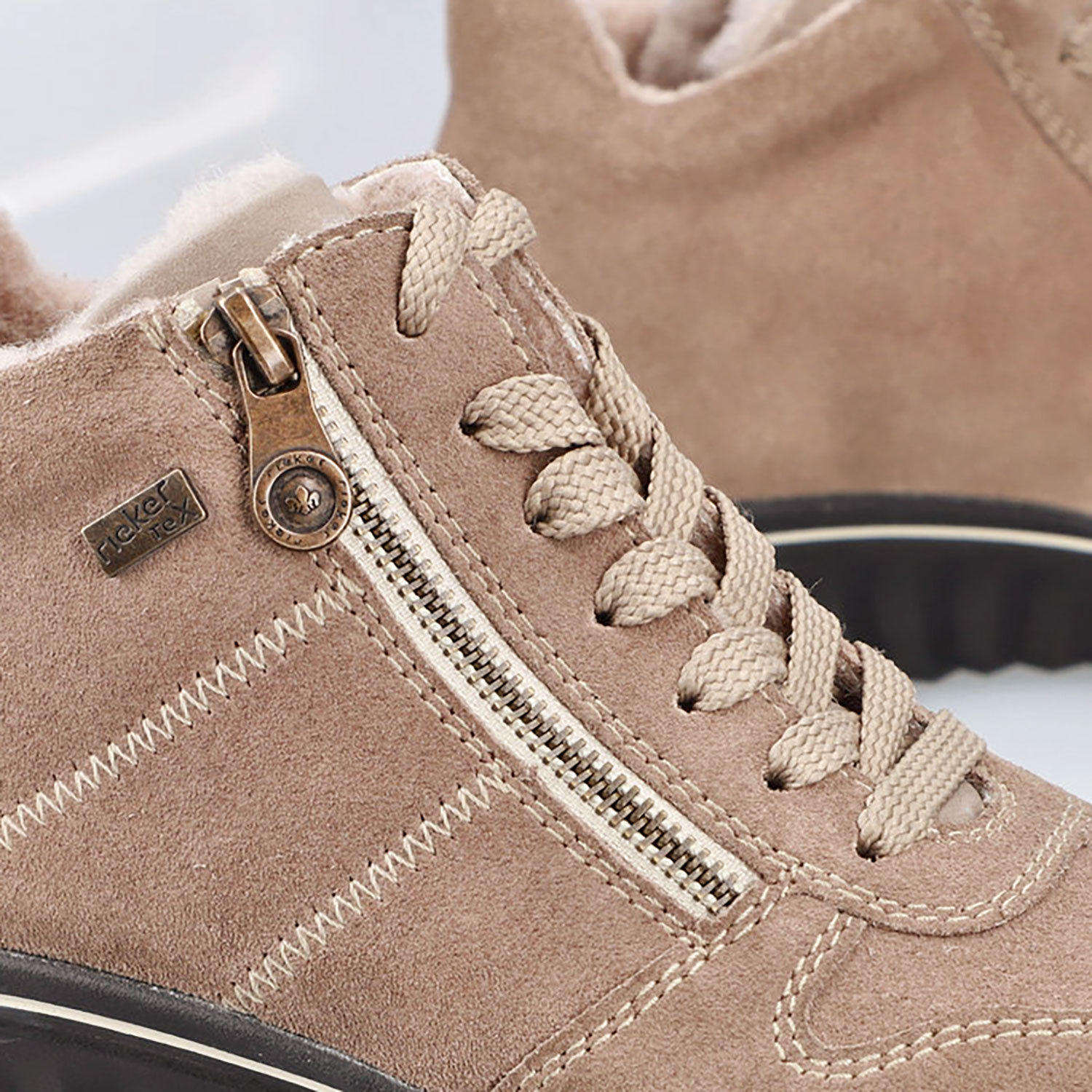 RIEKER Stiefelette für Damen aus pflegeleichtem Veloursleder